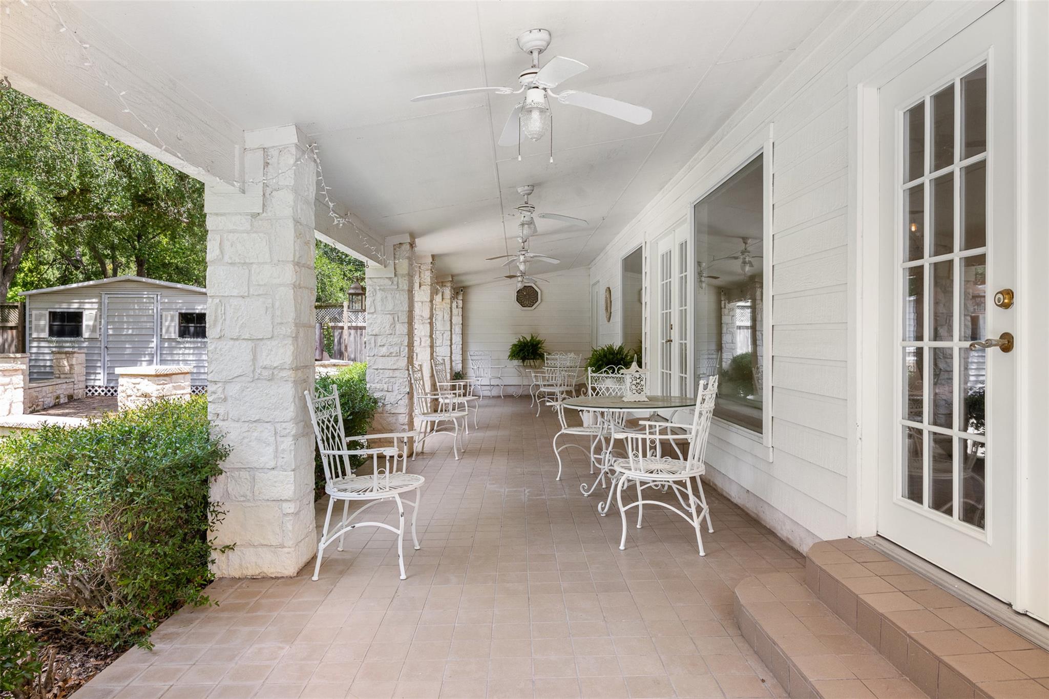 1102 N F Ave, Elgin, TX 78621