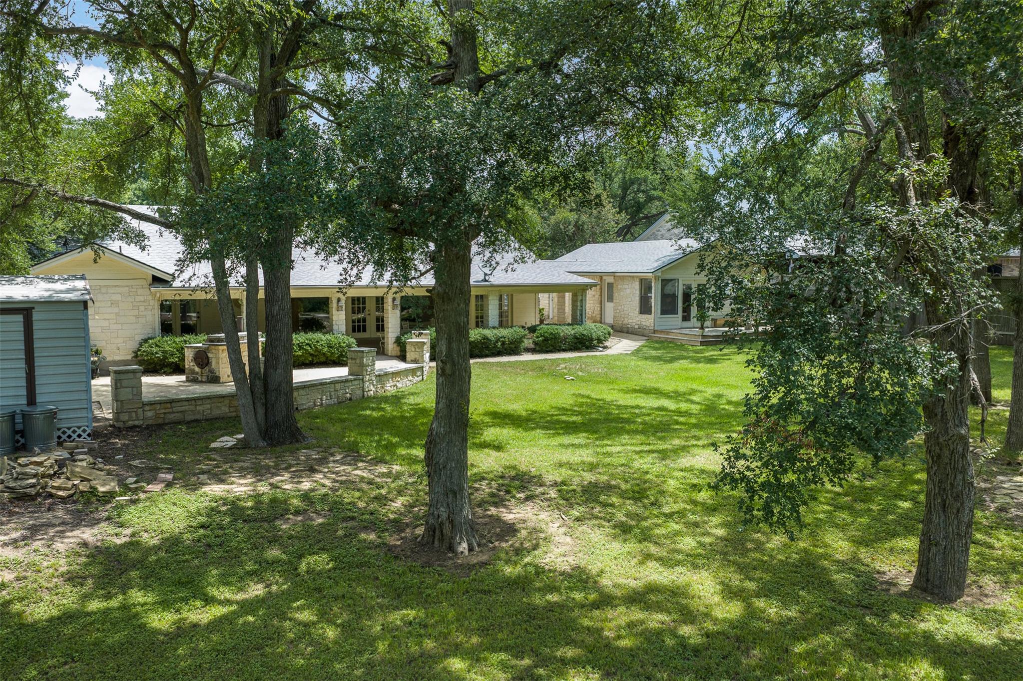 1102 N F Ave, Elgin, TX 78621