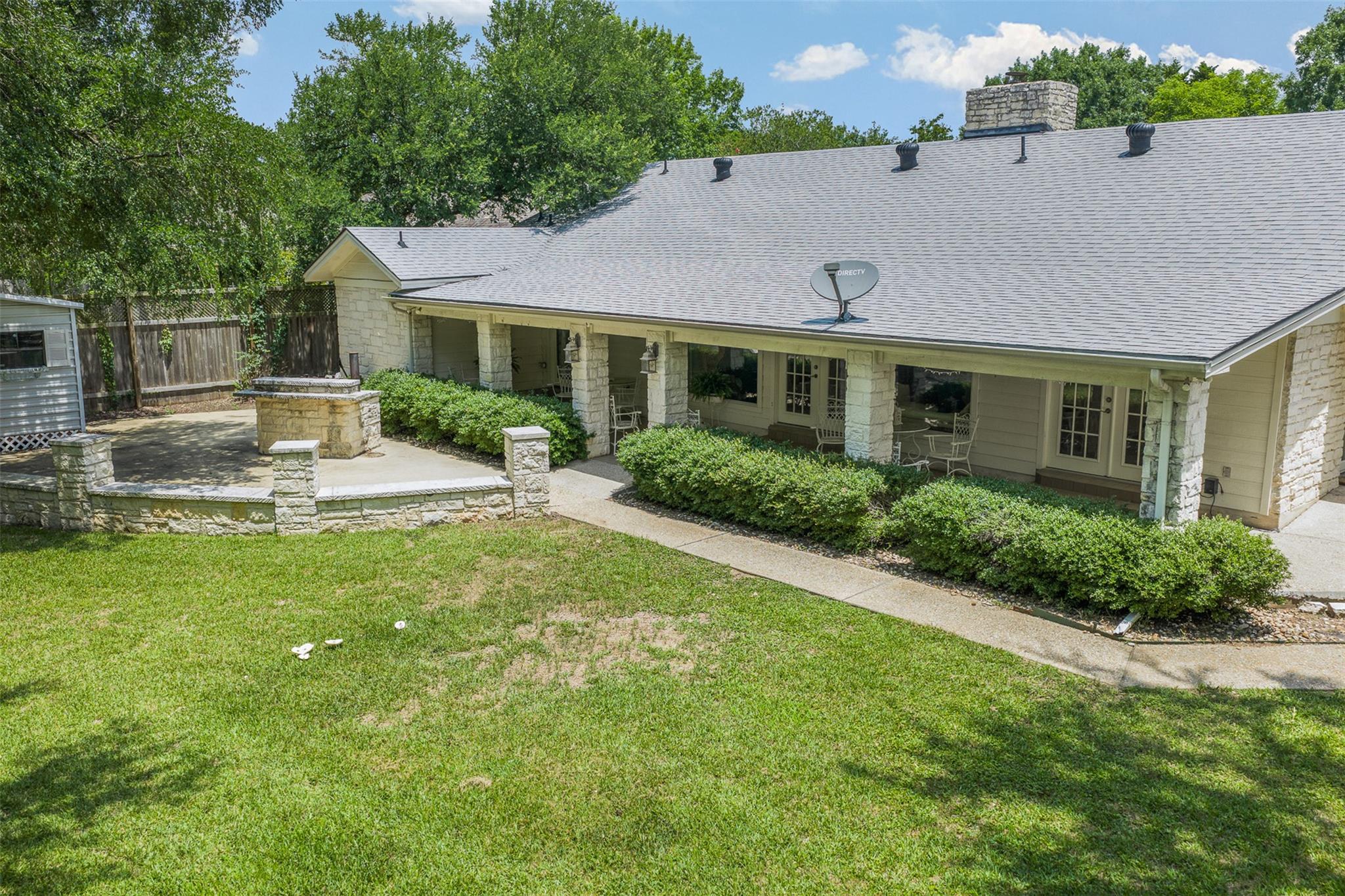 1102 N F Ave, Elgin, TX 78621