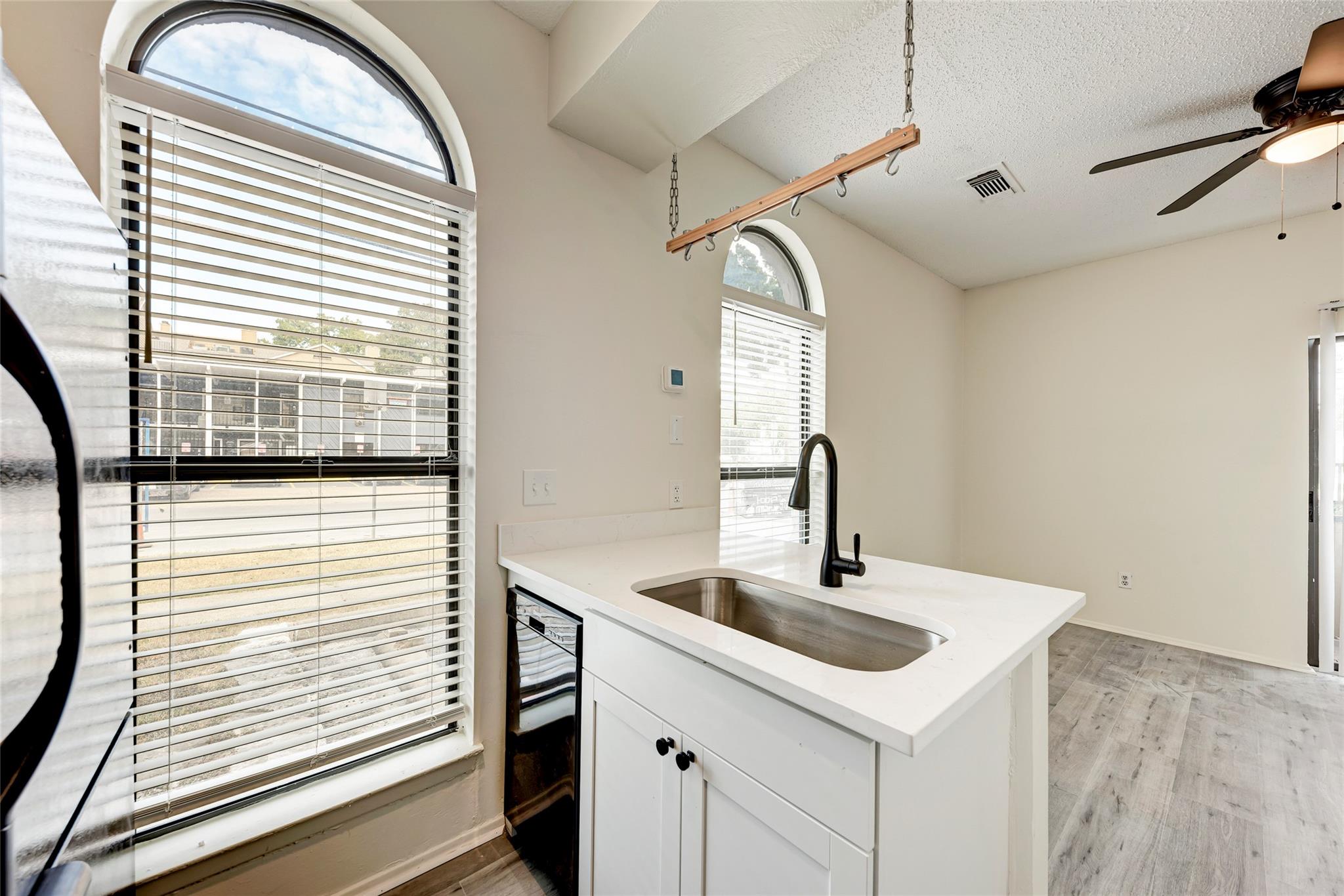 2714 Nueces St # 108, Austin, TX 78705