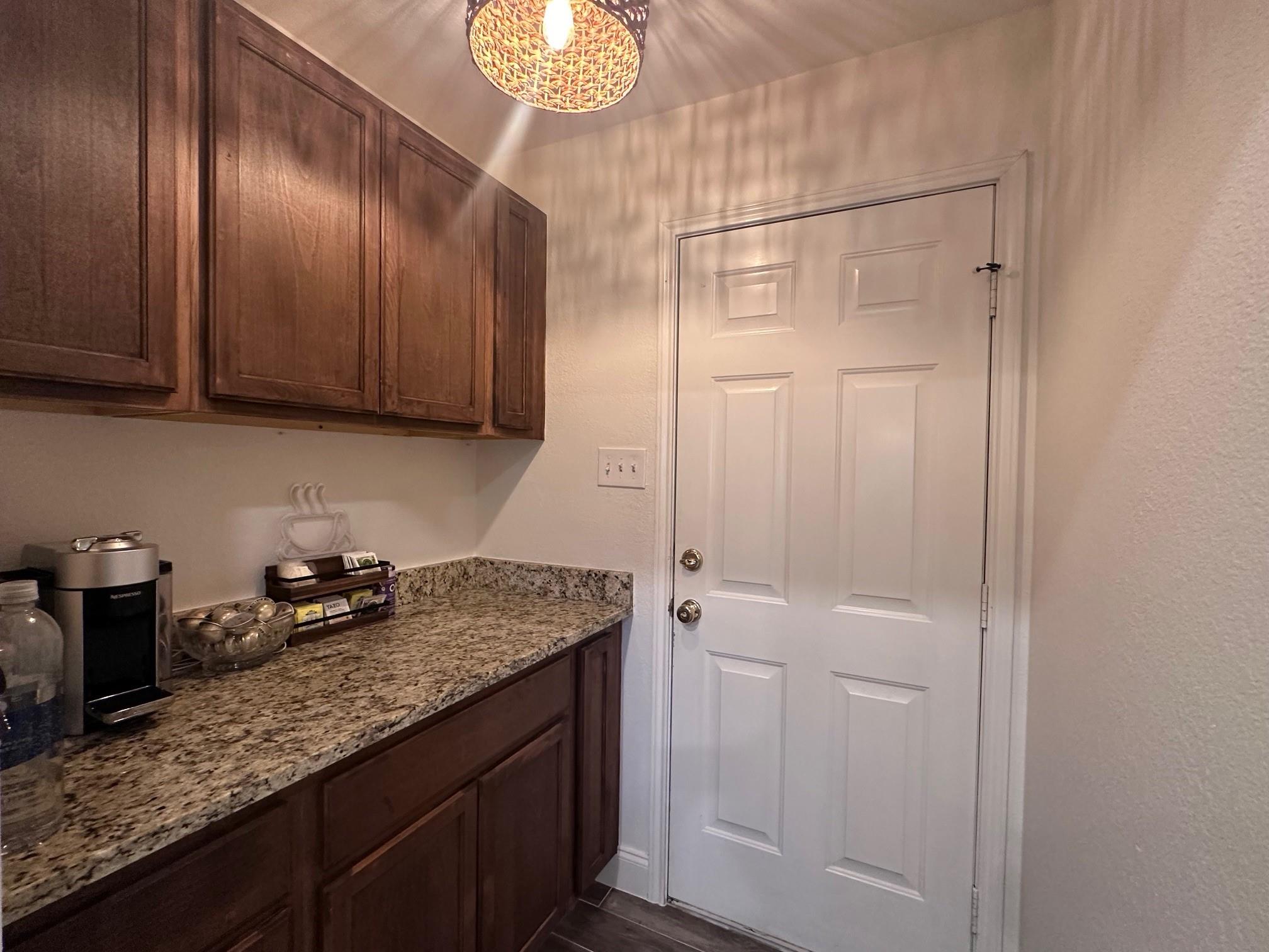 460 Tahitian Dr, Bastrop, TX 78602