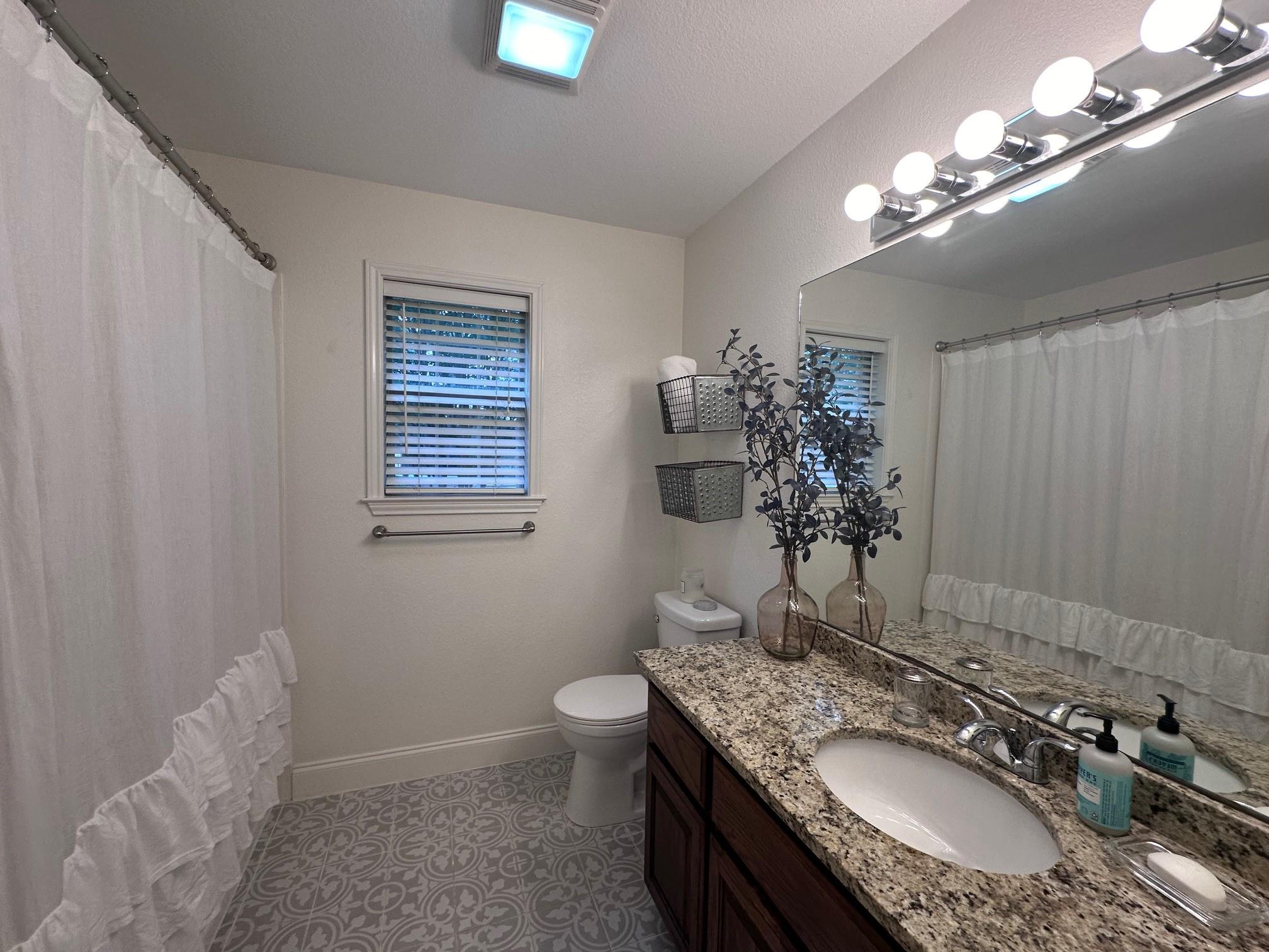 460 Tahitian Dr, Bastrop, TX 78602
