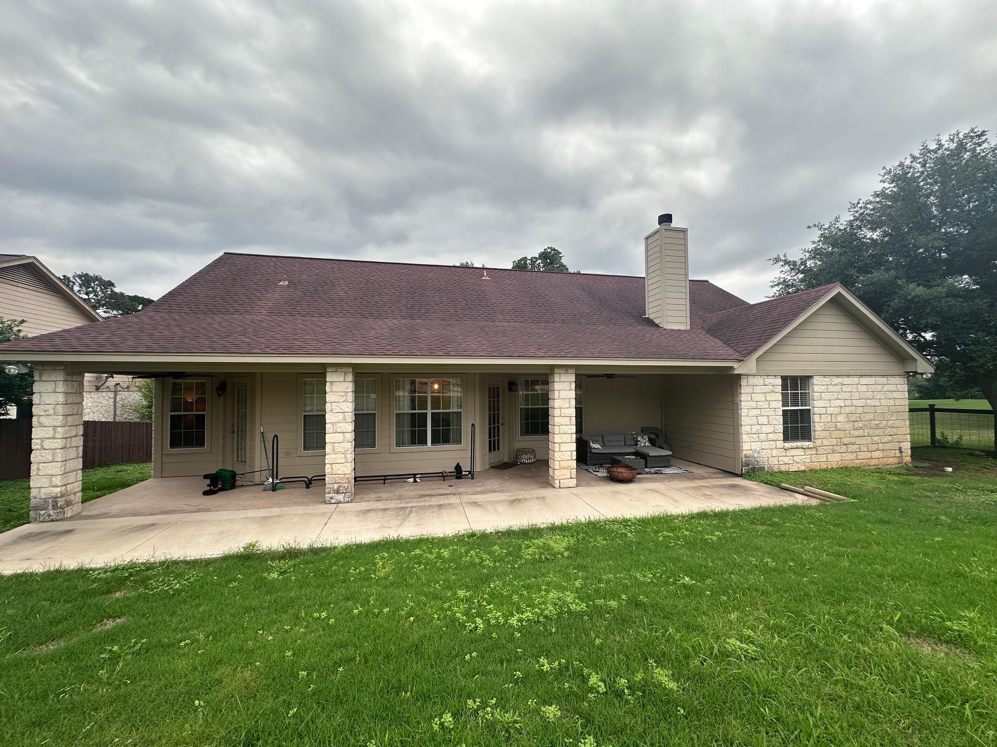 460 Tahitian Dr, Bastrop, TX 78602