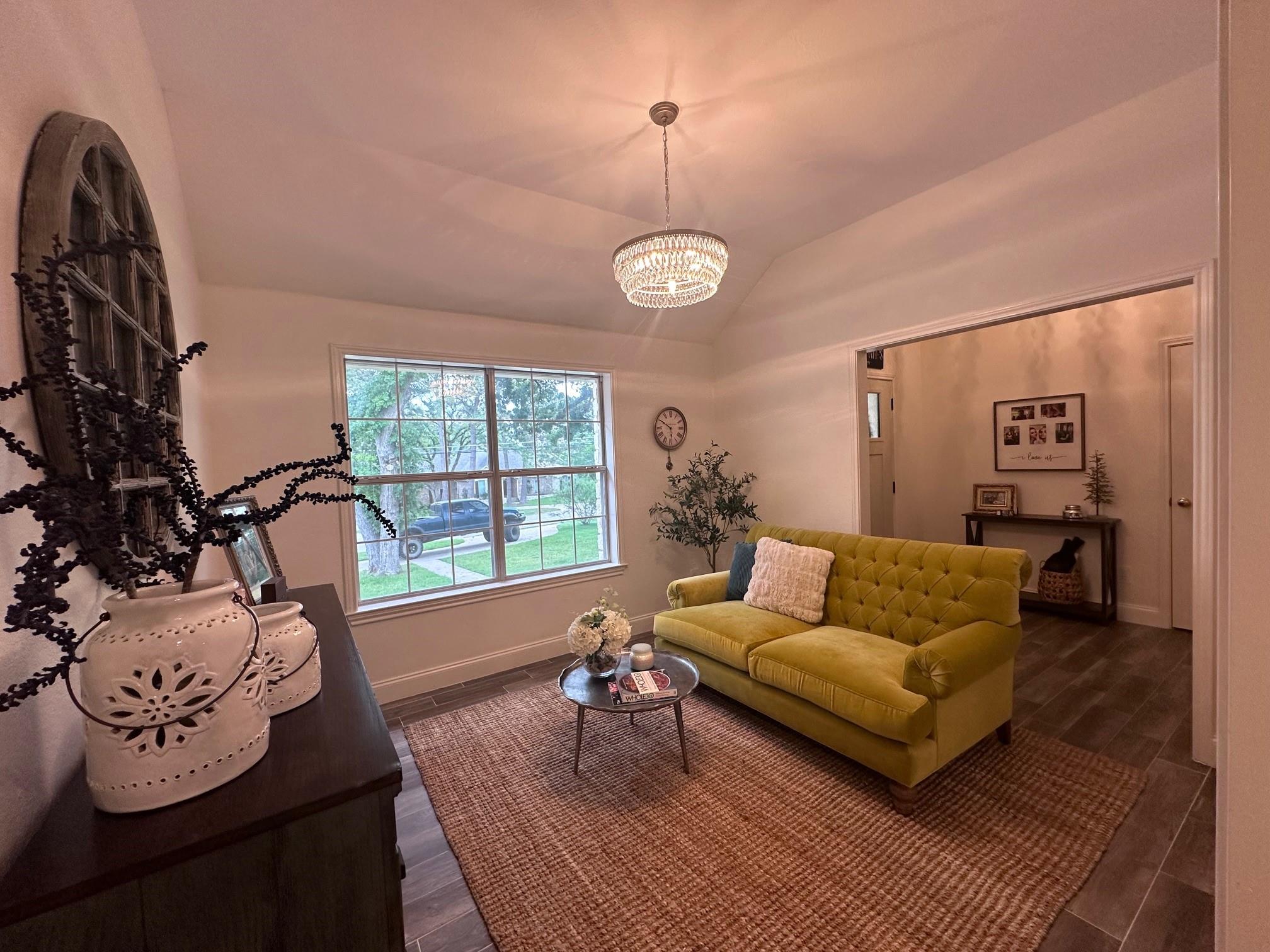460 Tahitian Dr, Bastrop, TX 78602