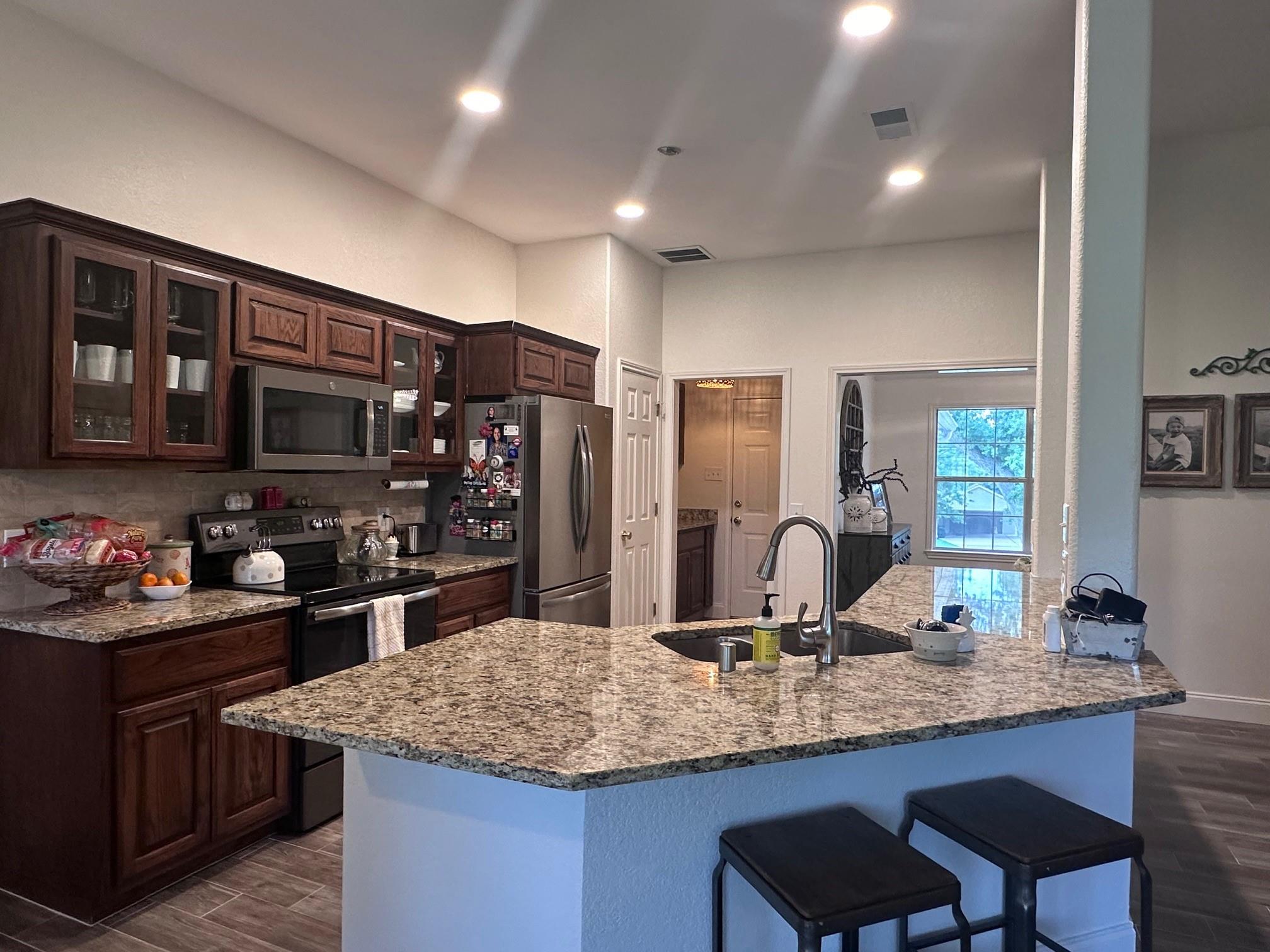 460 Tahitian Dr, Bastrop, TX 78602