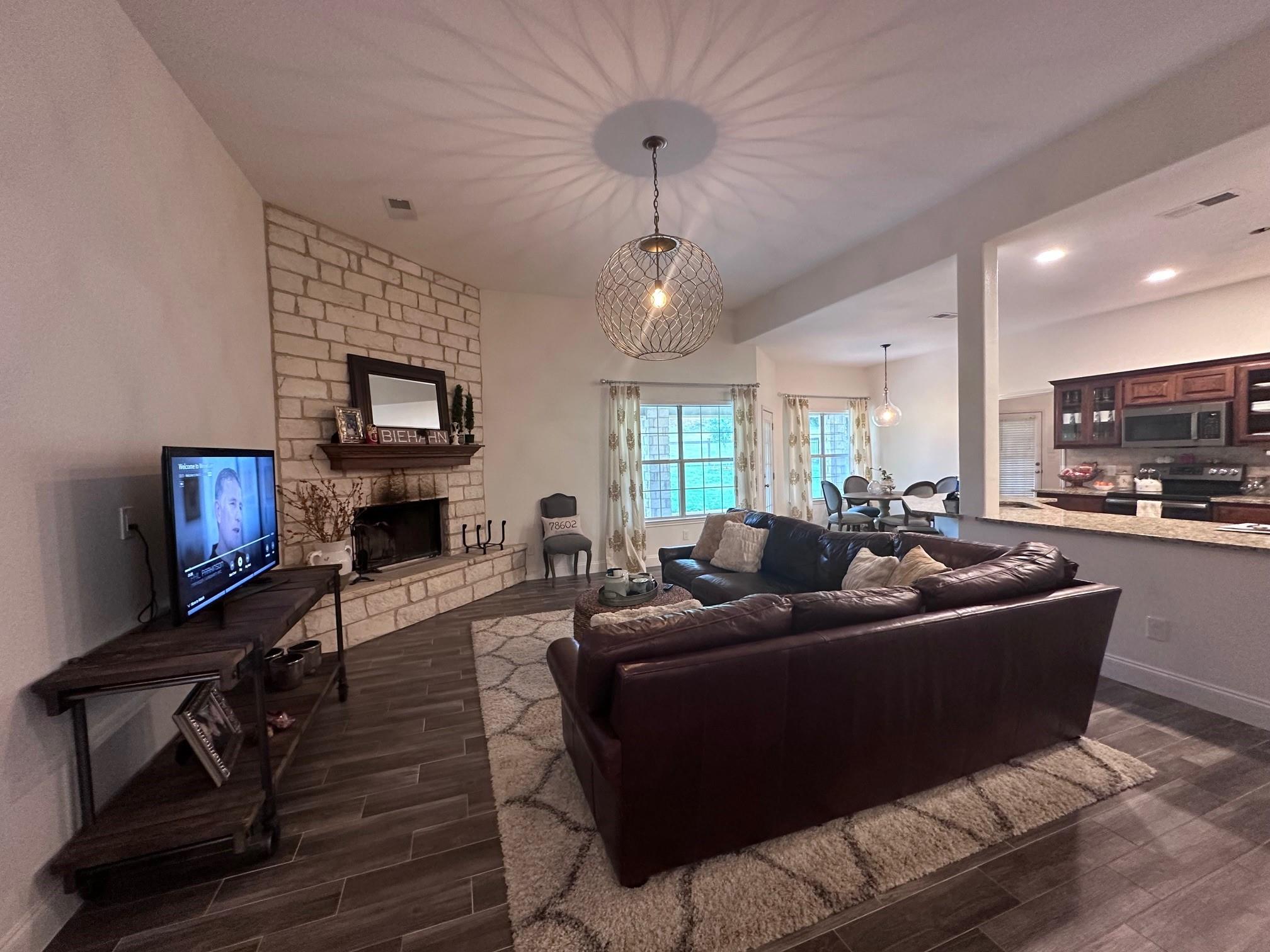 460 Tahitian Dr, Bastrop, TX 78602