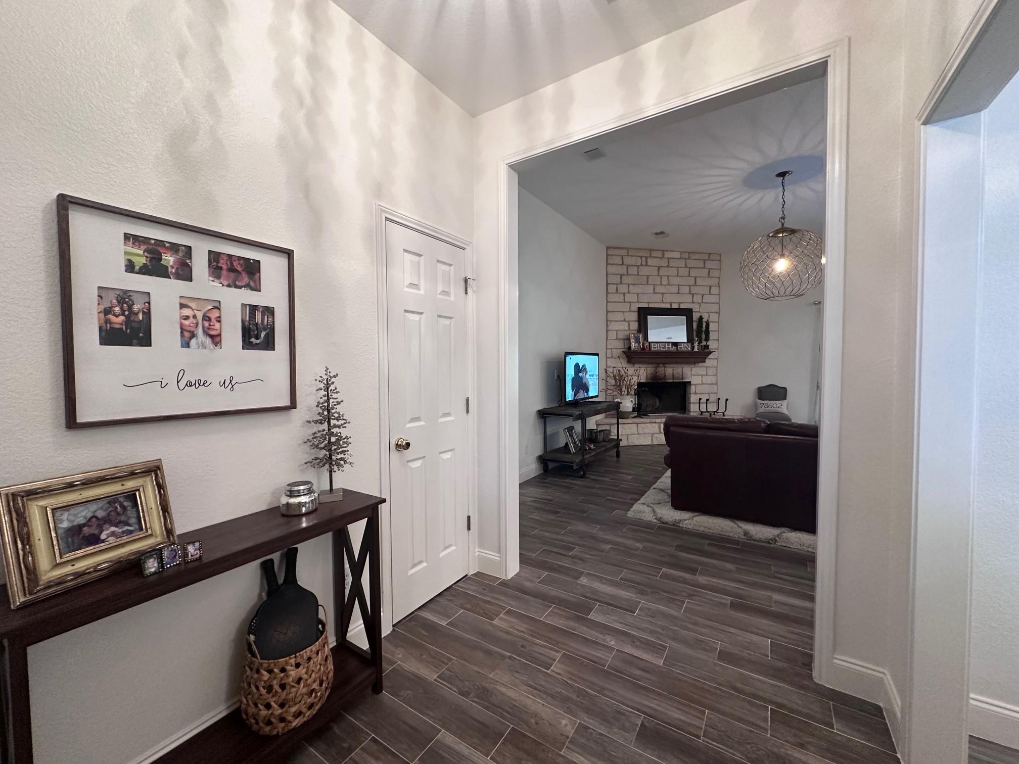 460 Tahitian Dr, Bastrop, TX 78602