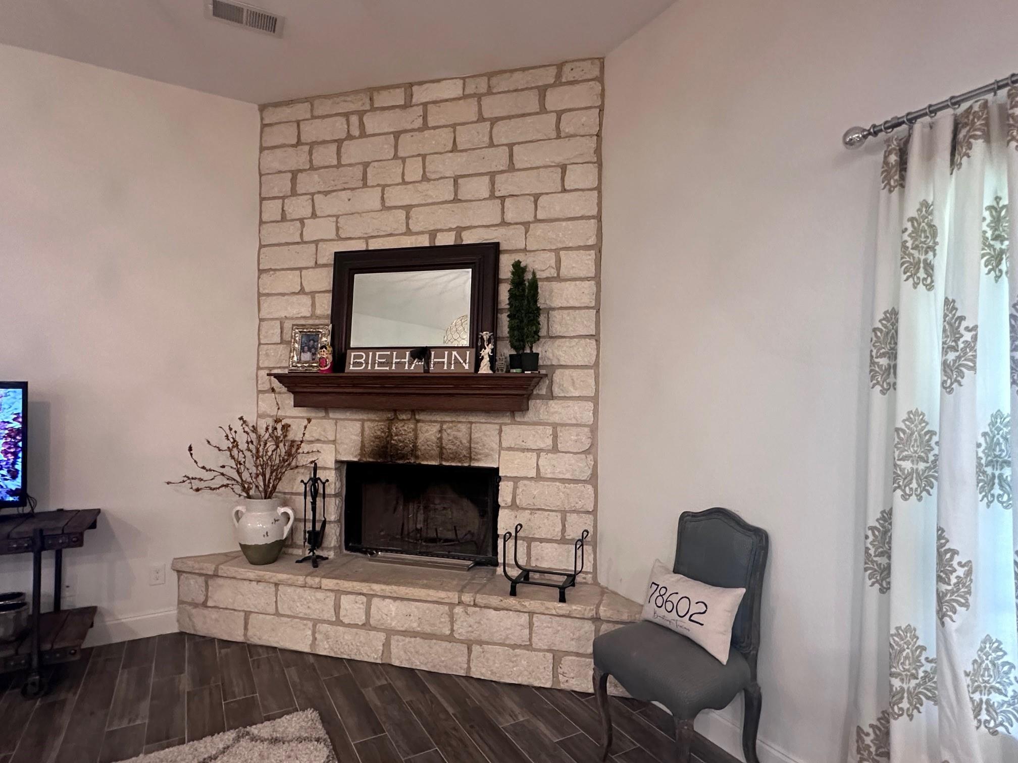 460 Tahitian Dr, Bastrop, TX 78602