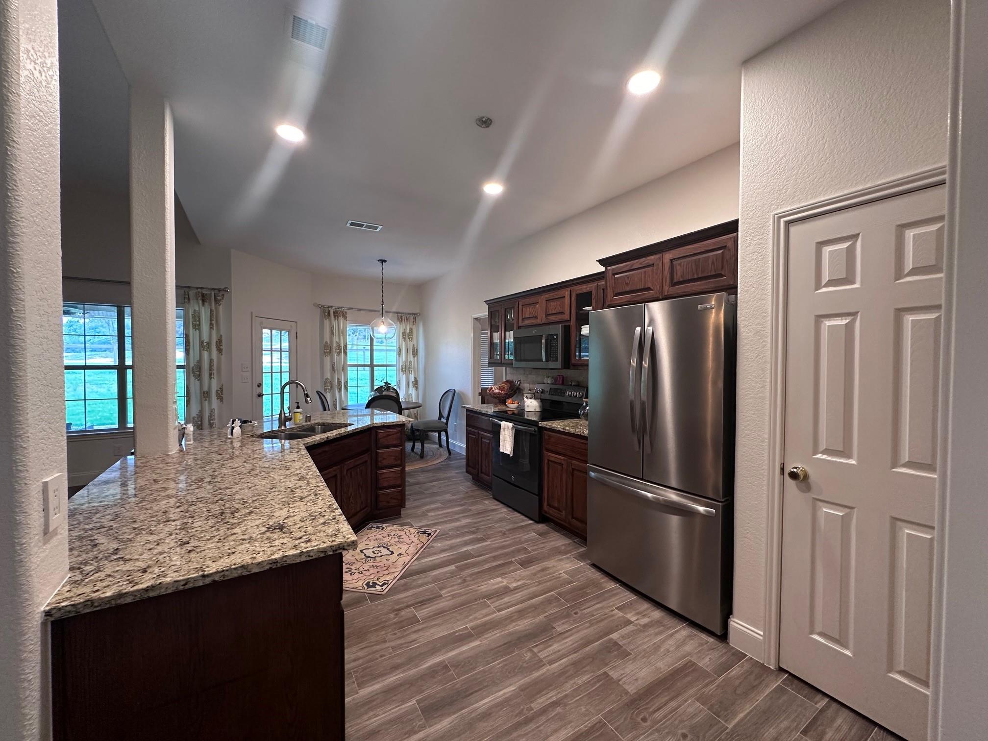 460 Tahitian Dr, Bastrop, TX 78602