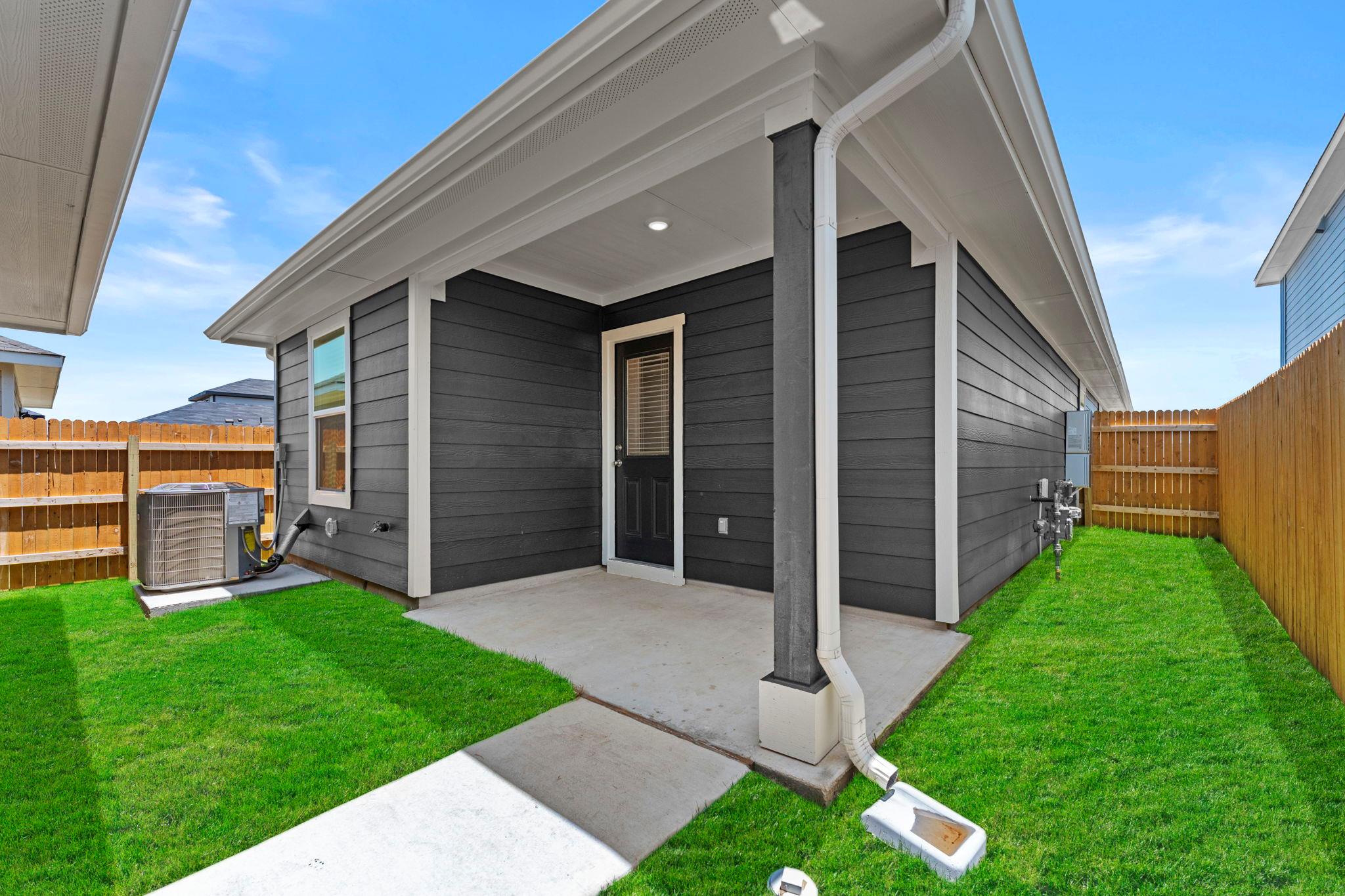 306 Nizao Ln, Bastrop, TX 78602