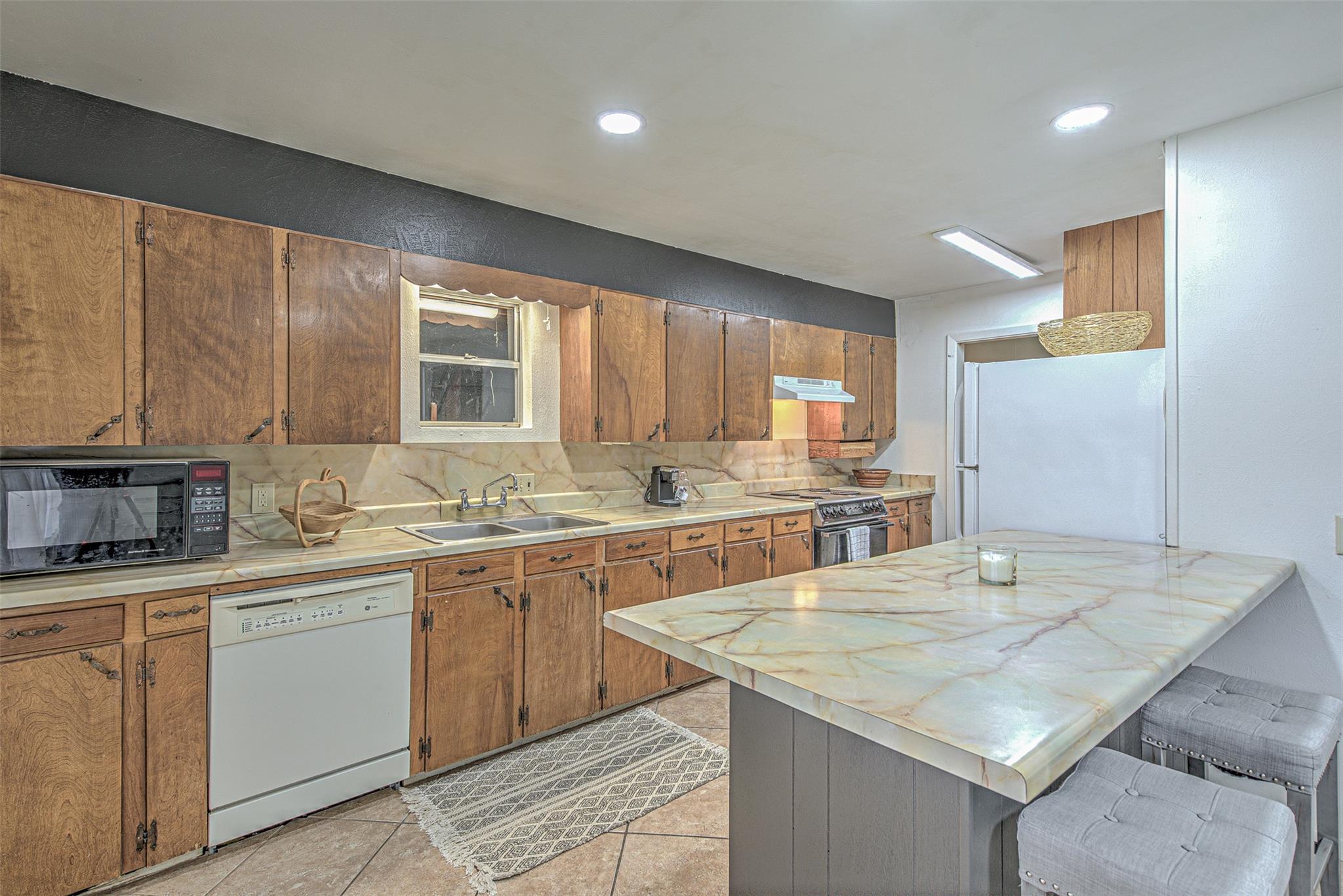 5304 Bedford St, Kingsland, TX 78639
