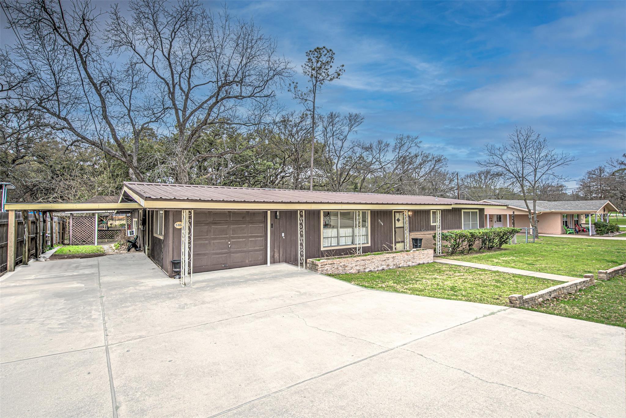 5304 Bedford St, Kingsland, TX 78639