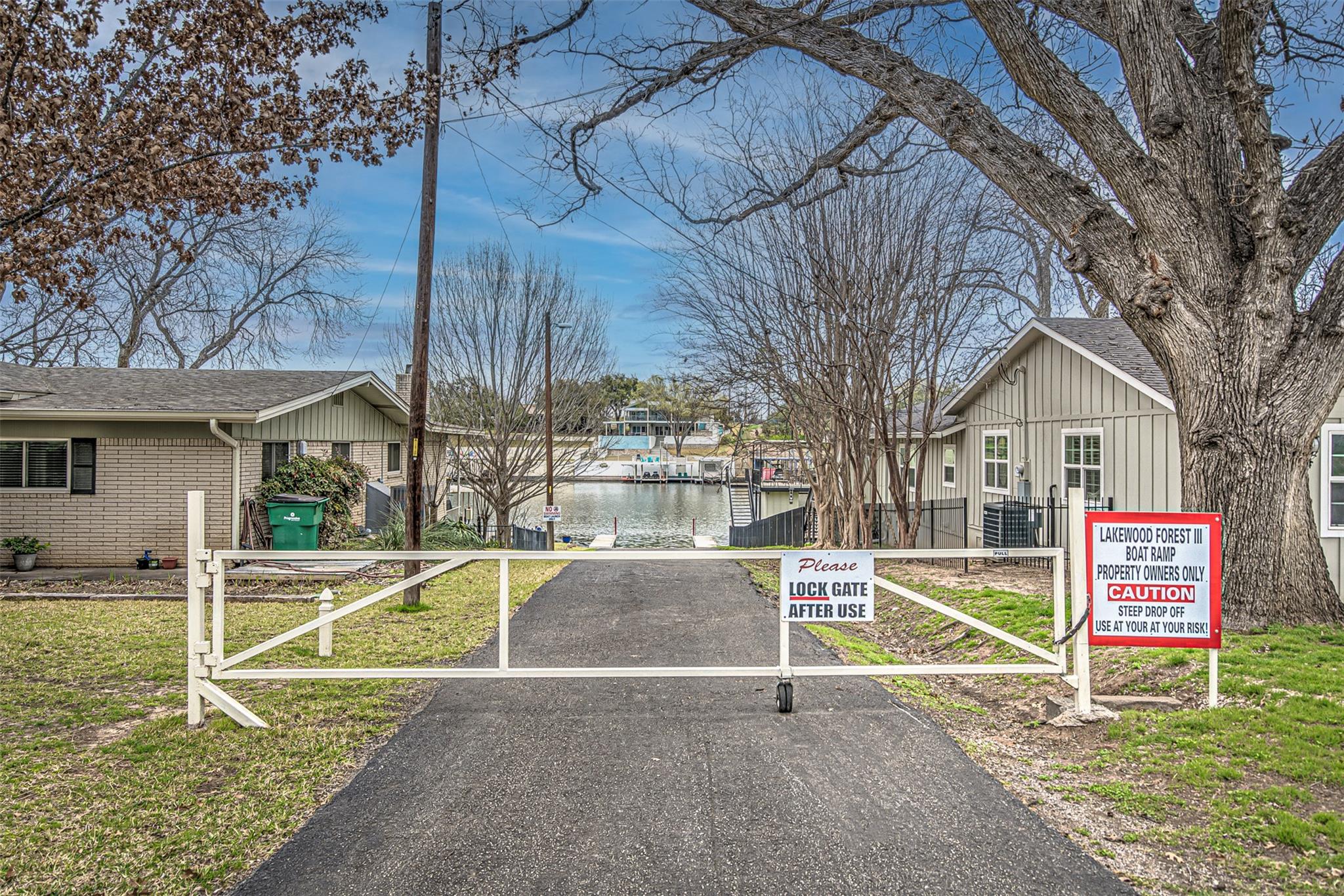 5304 Bedford St, Kingsland, TX 78639