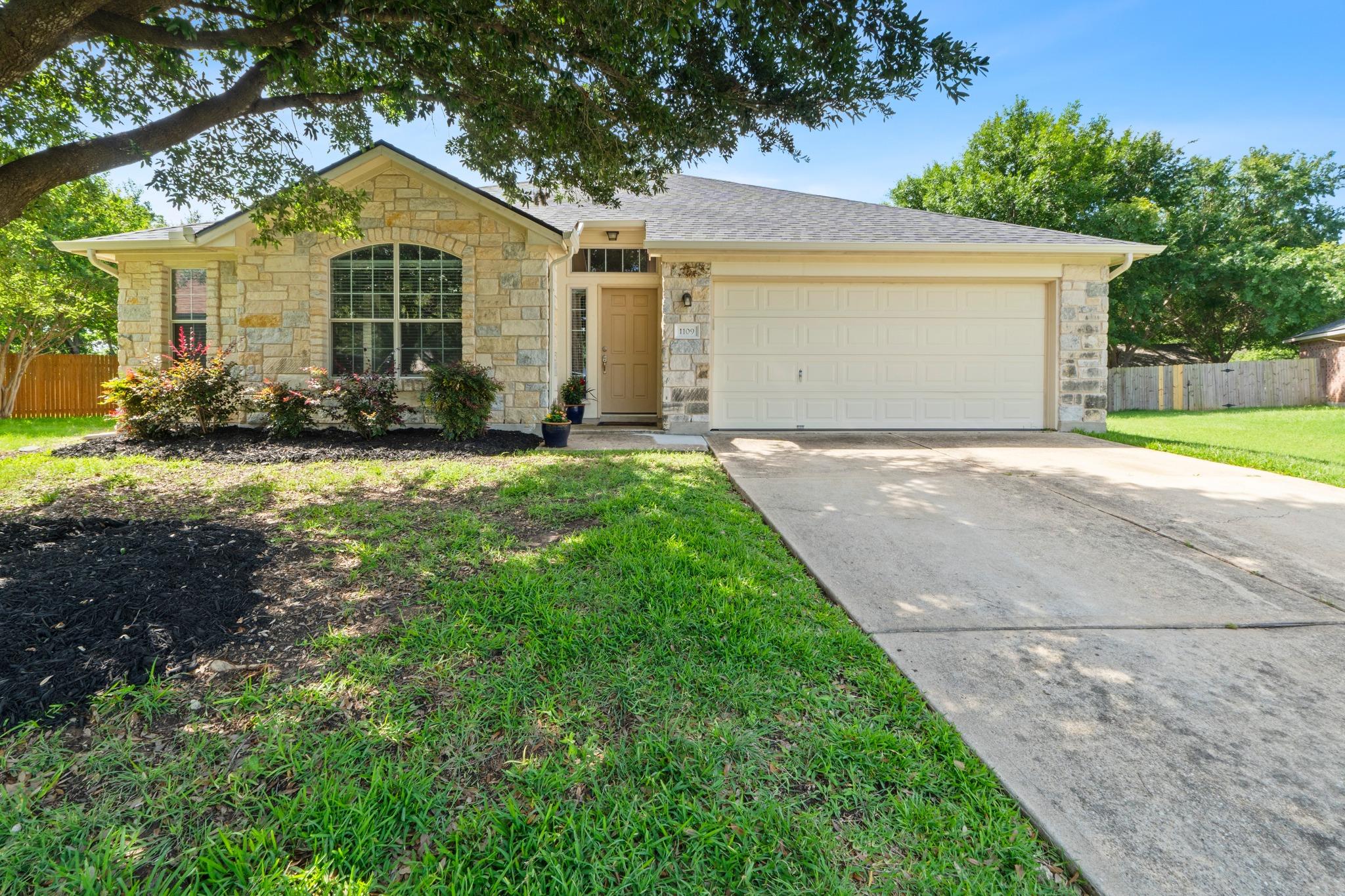 1109 Blackburn Pl, Round Rock, TX 78665