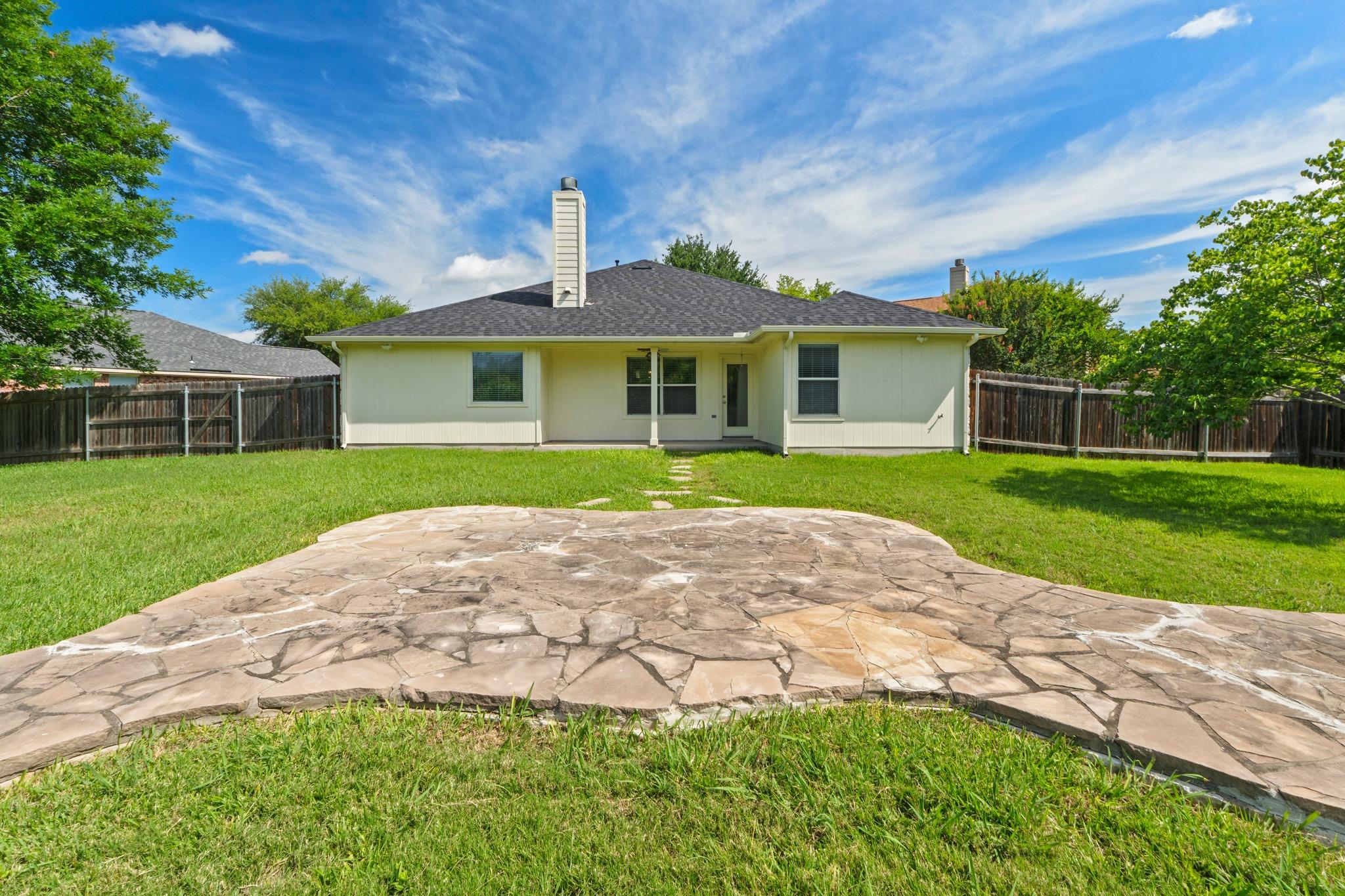 1109 Blackburn Pl, Round Rock, TX 78665
