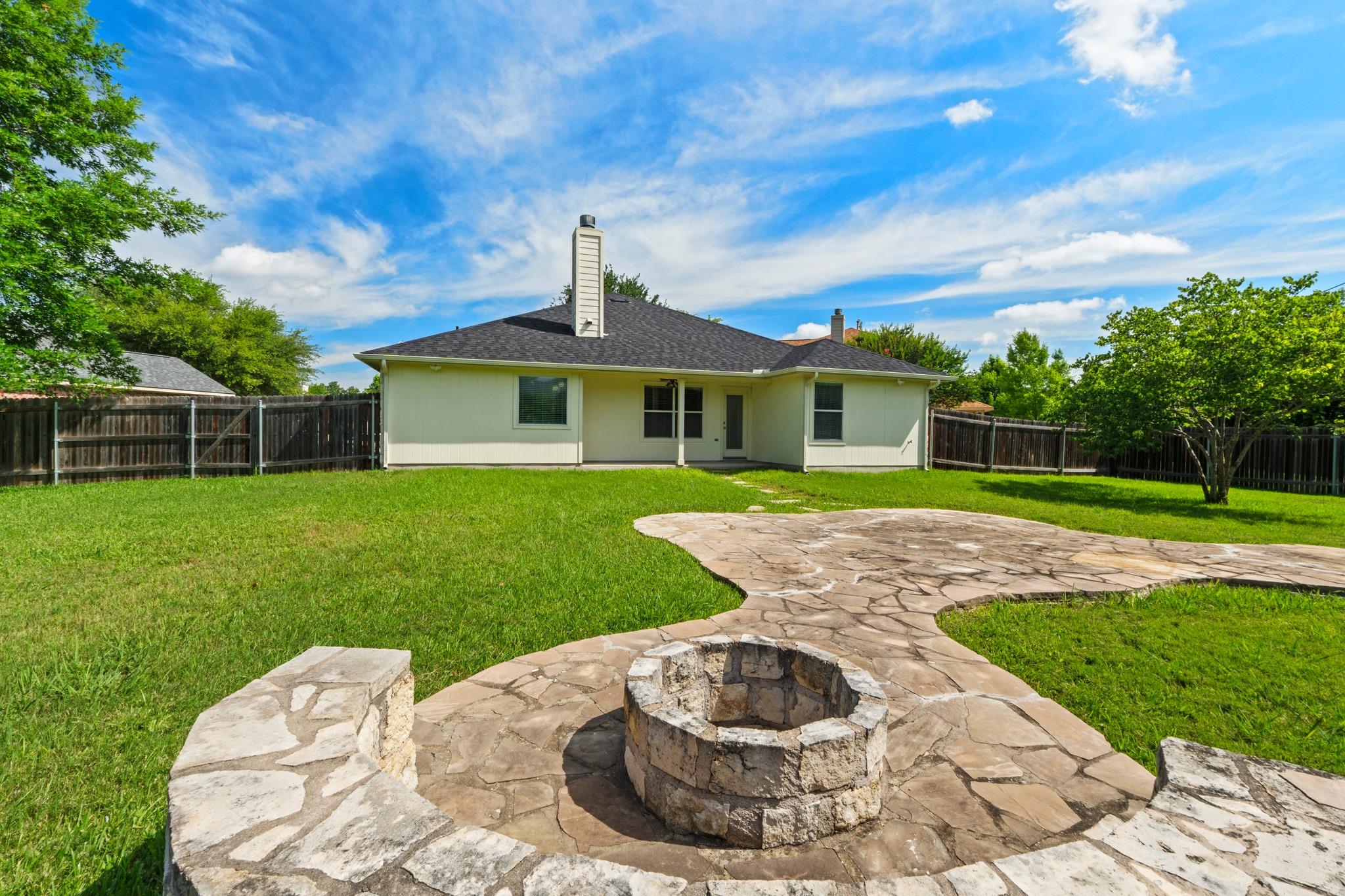 1109 Blackburn Pl, Round Rock, TX 78665