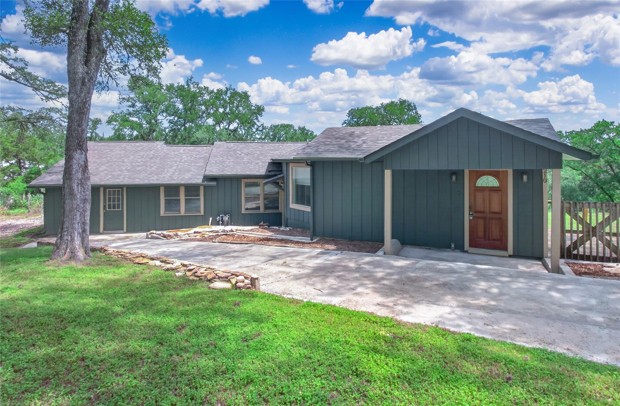 210 Harvard St, San Marcos, TX 78666