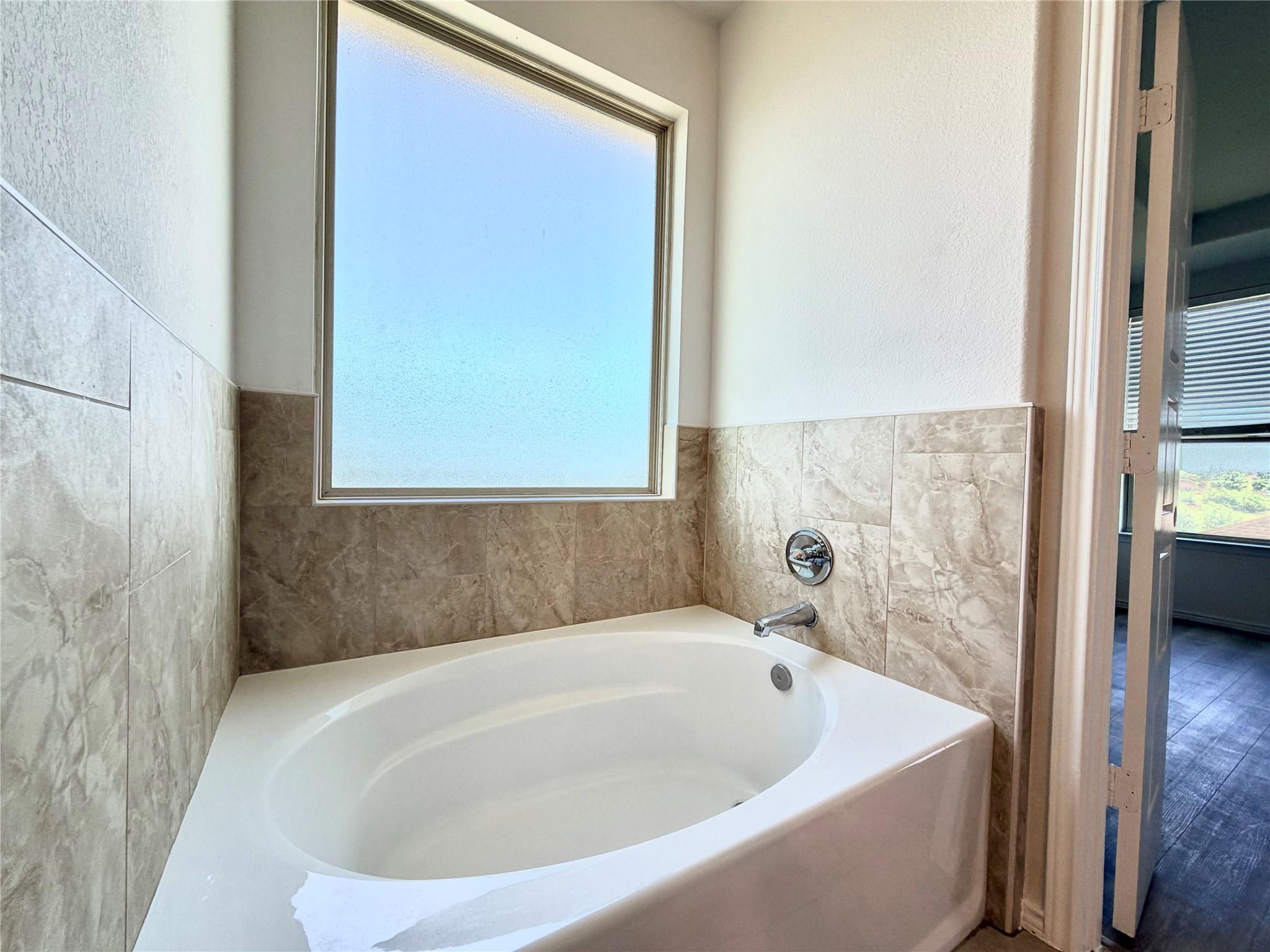 704 Gunning Cv, Pflugerville, TX 78660