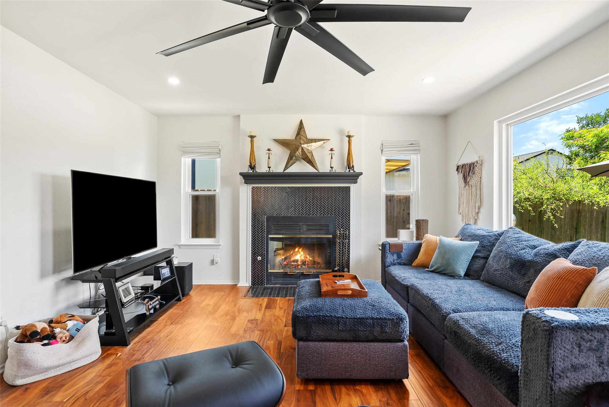 8406 Washita Dr, Austin, TX 78749