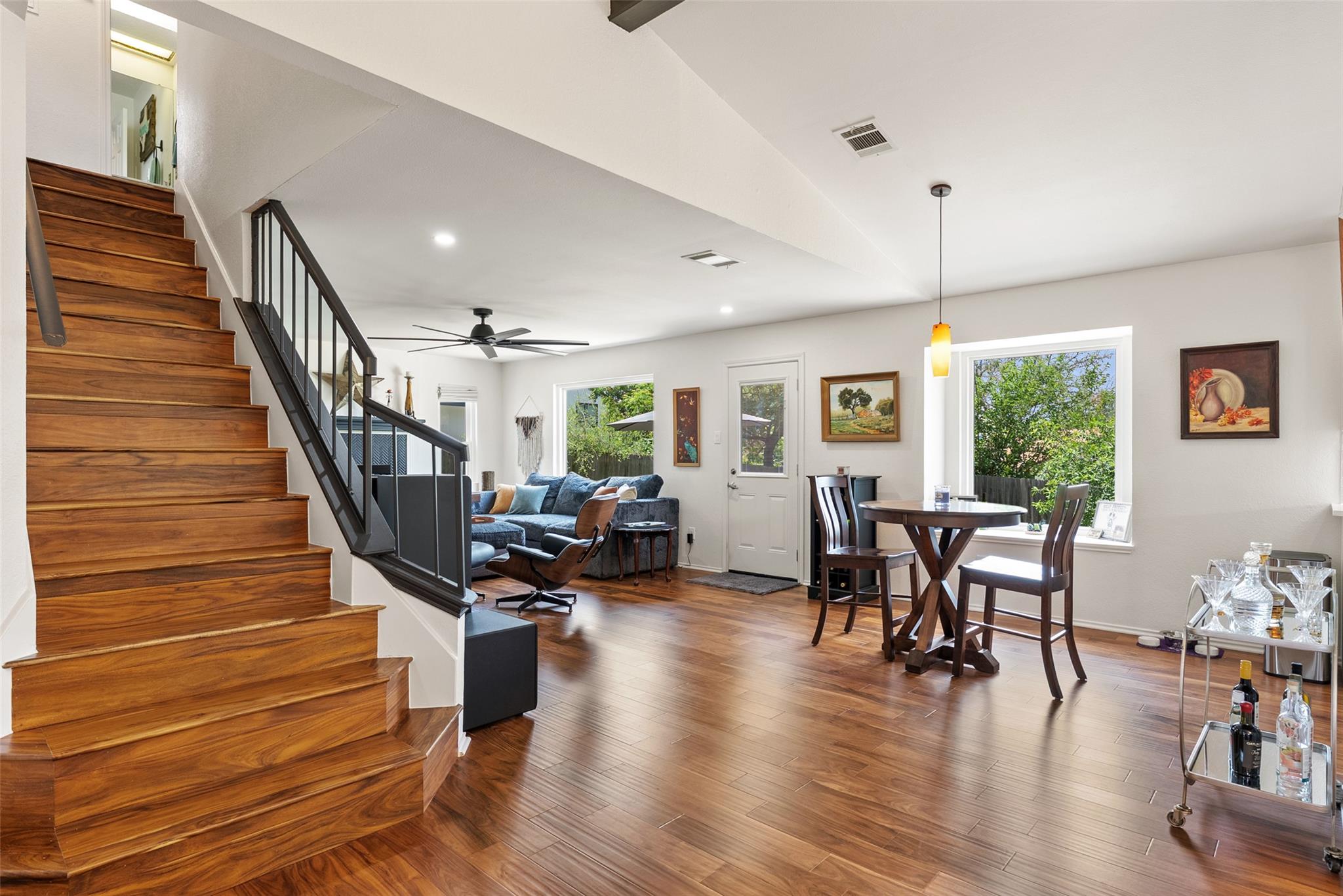 8406 Washita Dr, Austin, TX 78749
