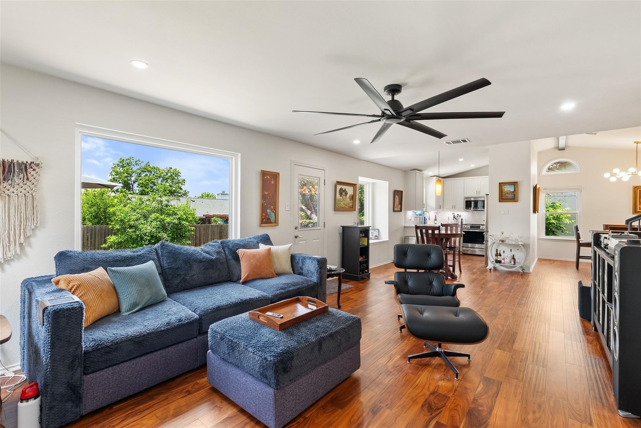 8406 Washita Dr, Austin, TX 78749