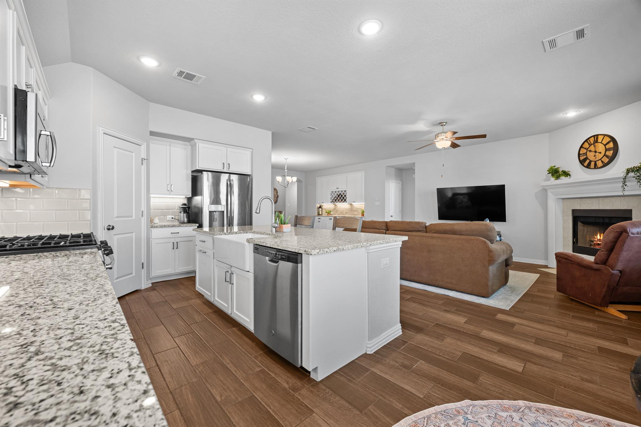4174 Kingsley Ave, Round Rock, TX 78681