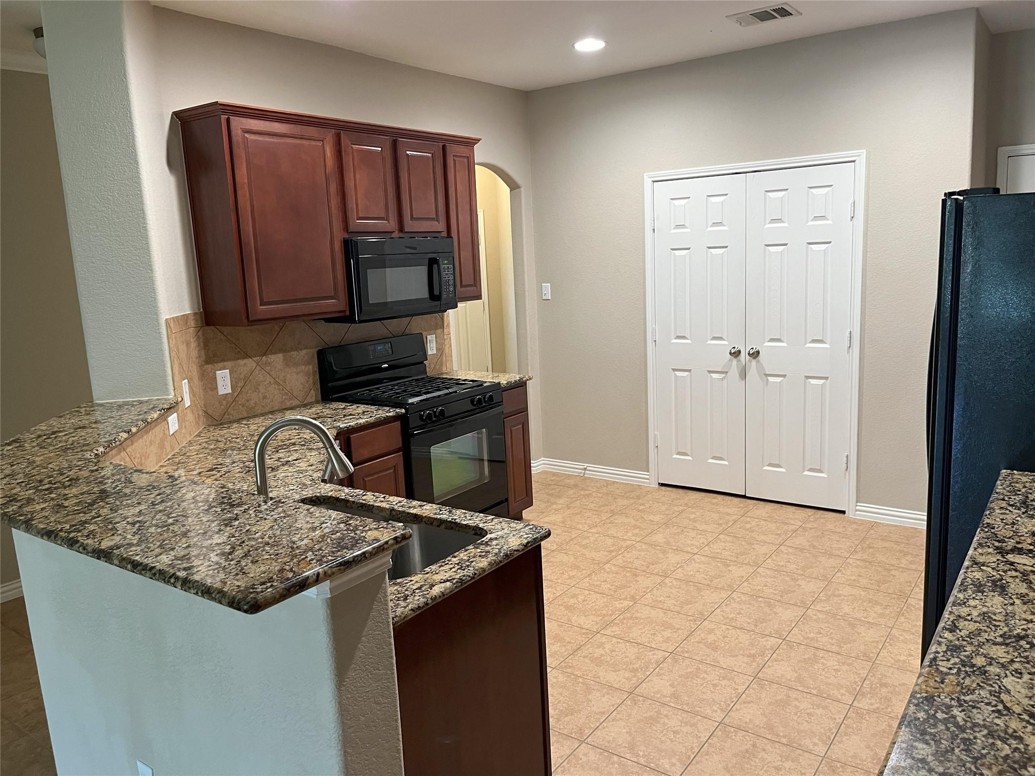 2375 Garlic Creek Dr, Buda, TX 78610