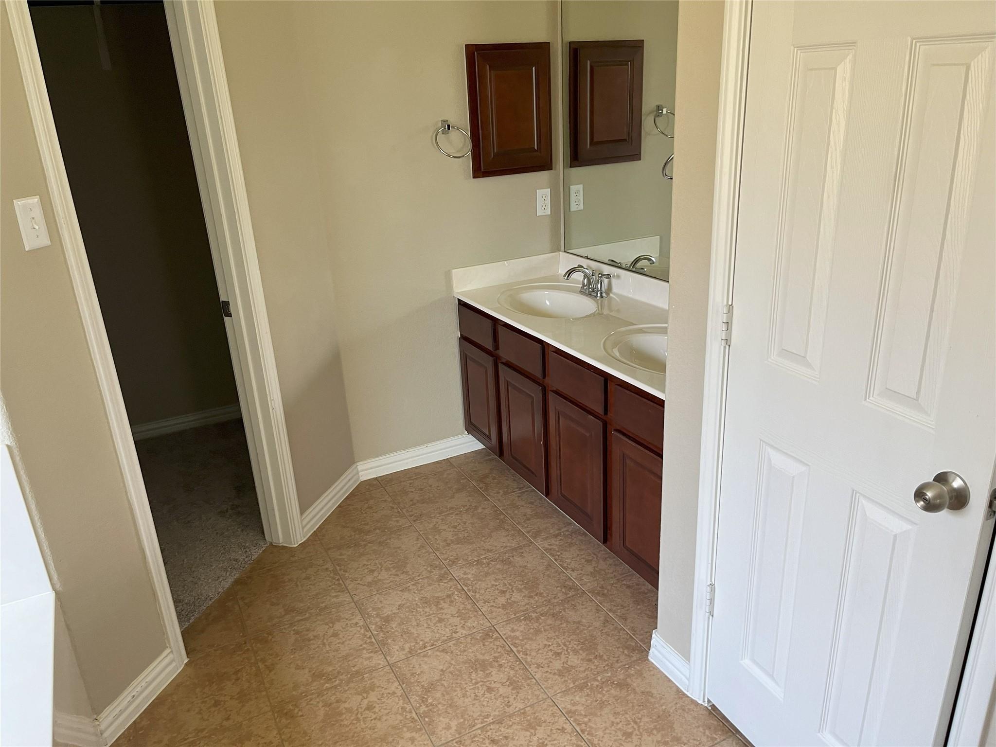 2375 Garlic Creek Dr, Buda, TX 78610