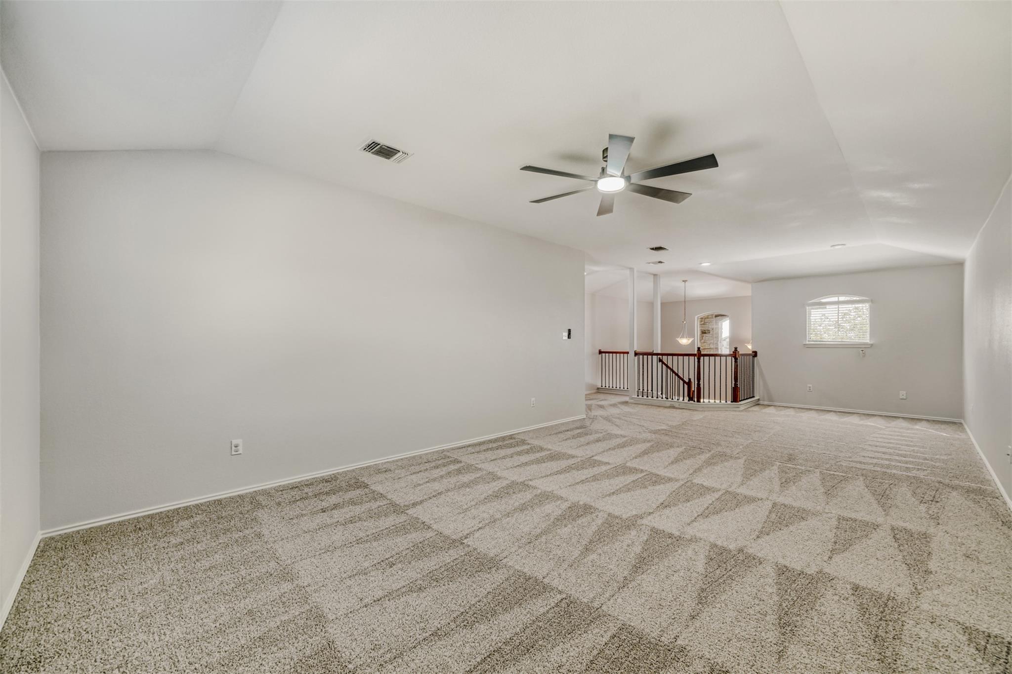301 Serpentine Ln, Jarrell, TX 76537