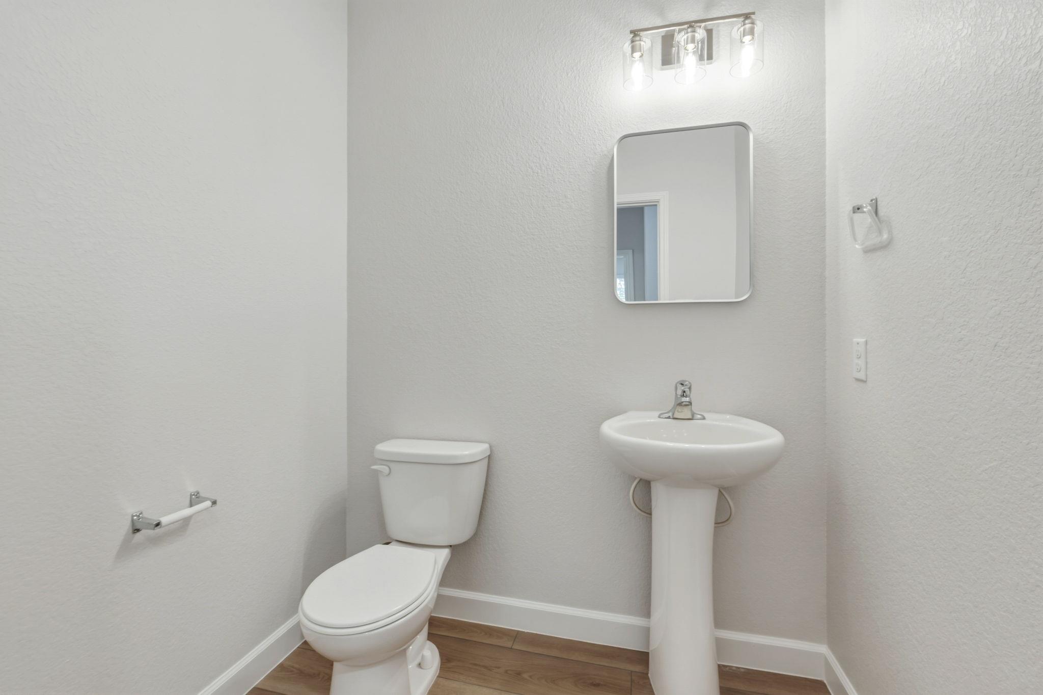 301 Serpentine Ln, Jarrell, TX 76537