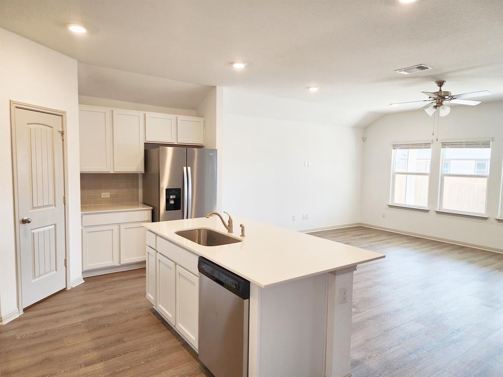 125 Sweetwater Creek Ln, Hutto, TX 78634