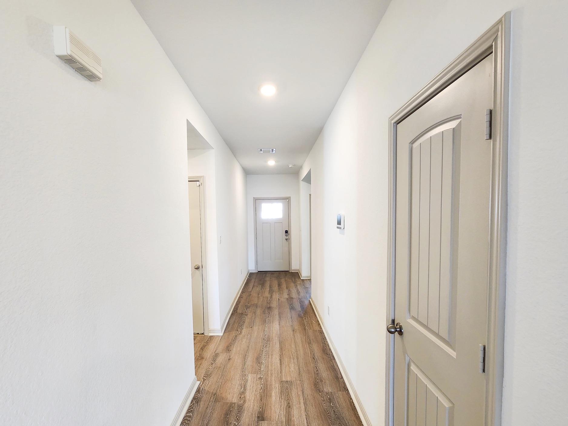 125 Sweetwater Creek Ln, Hutto, TX 78634