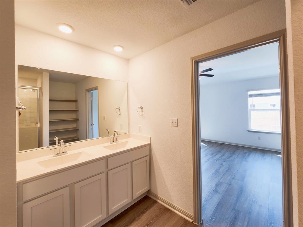 125 Sweetwater Creek Ln, Hutto, TX 78634