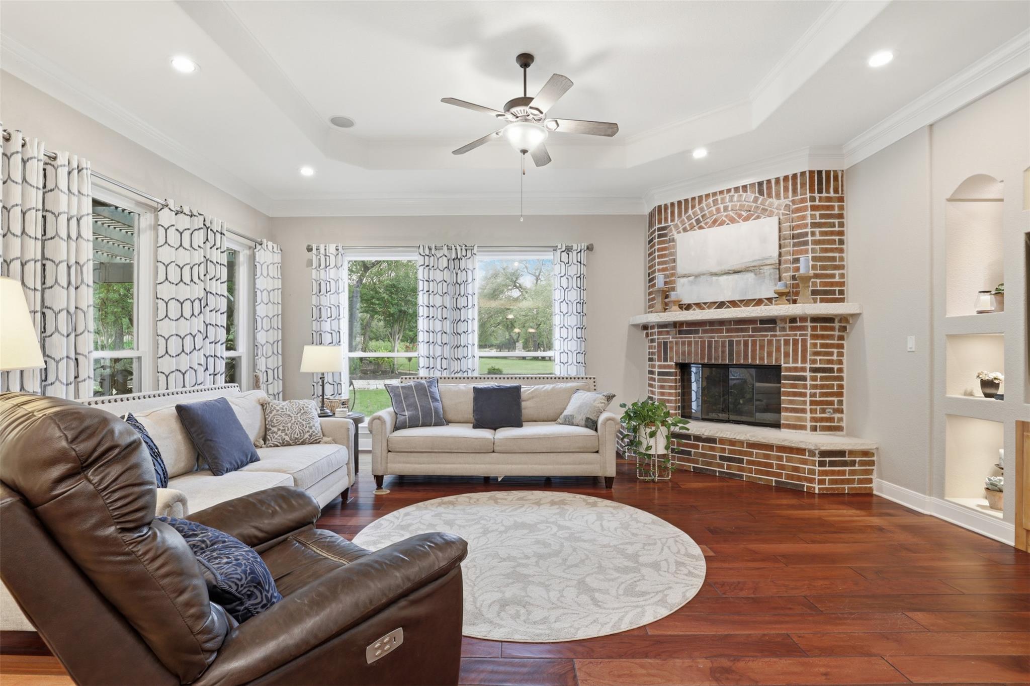 107 W Majestic Oak Ln, Georgetown, TX 78633