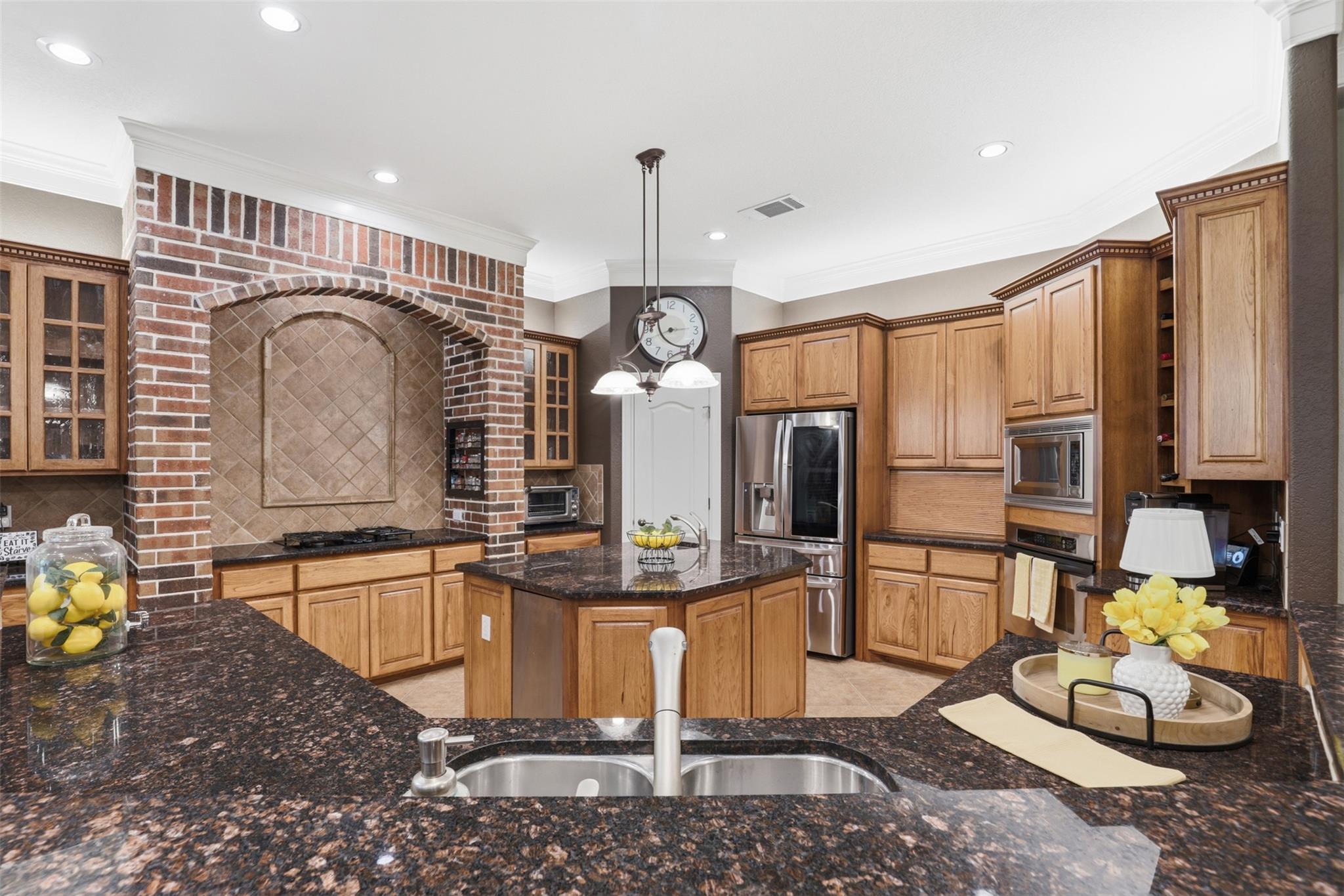 107 W Majestic Oak Ln, Georgetown, TX 78633