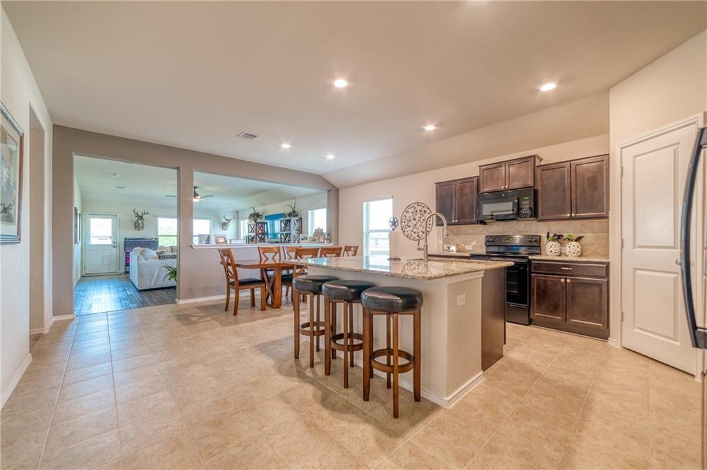 2100 Littleton Dr, Leander, TX 78641