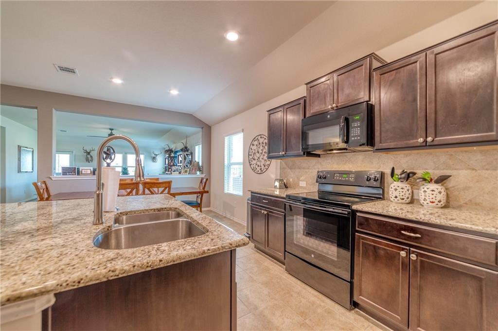2100 Littleton Dr, Leander, TX 78641