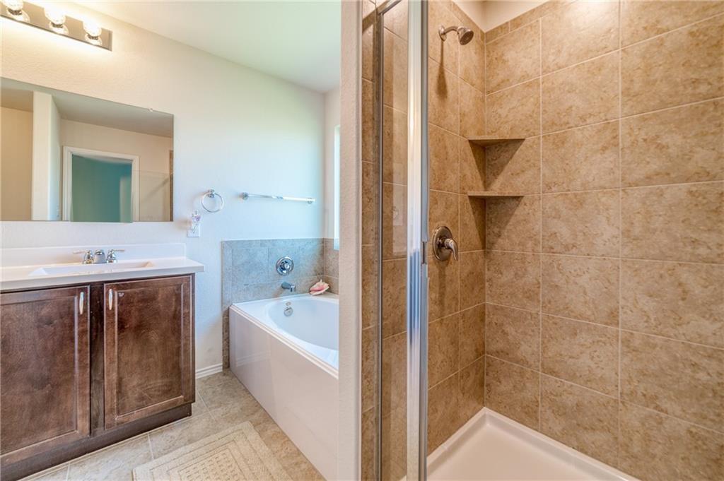 2100 Littleton Dr, Leander, TX 78641