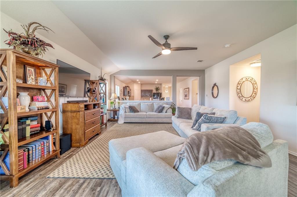 2100 Littleton Dr, Leander, TX 78641