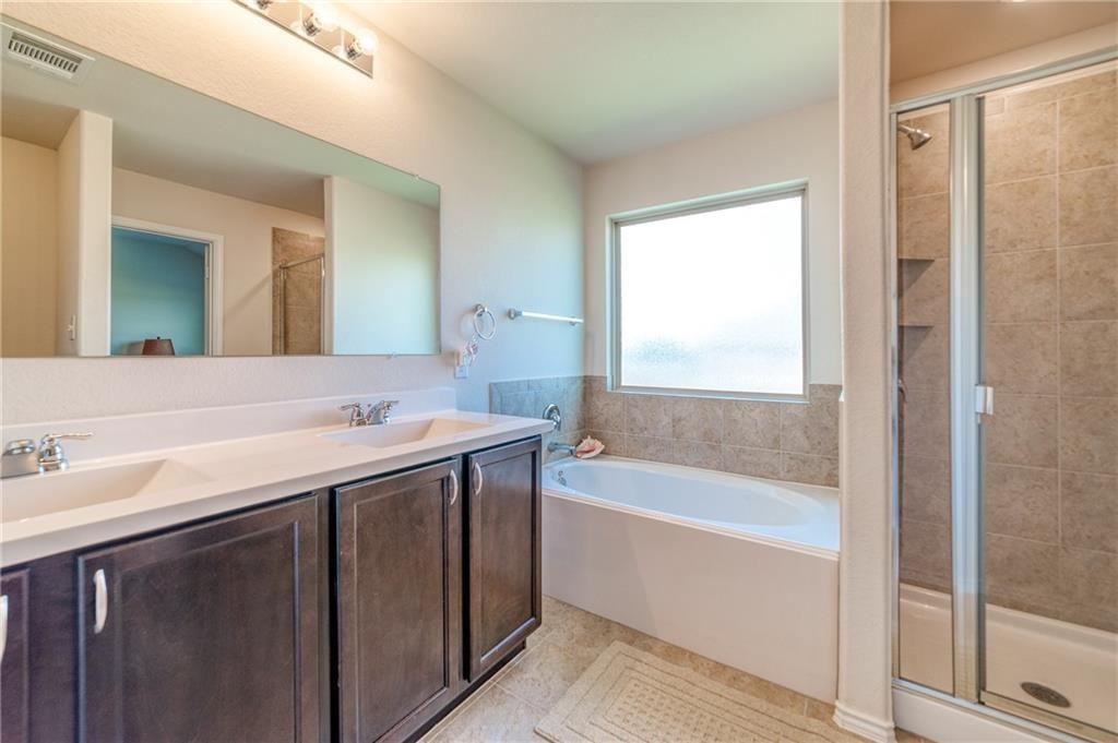 2100 Littleton Dr, Leander, TX 78641
