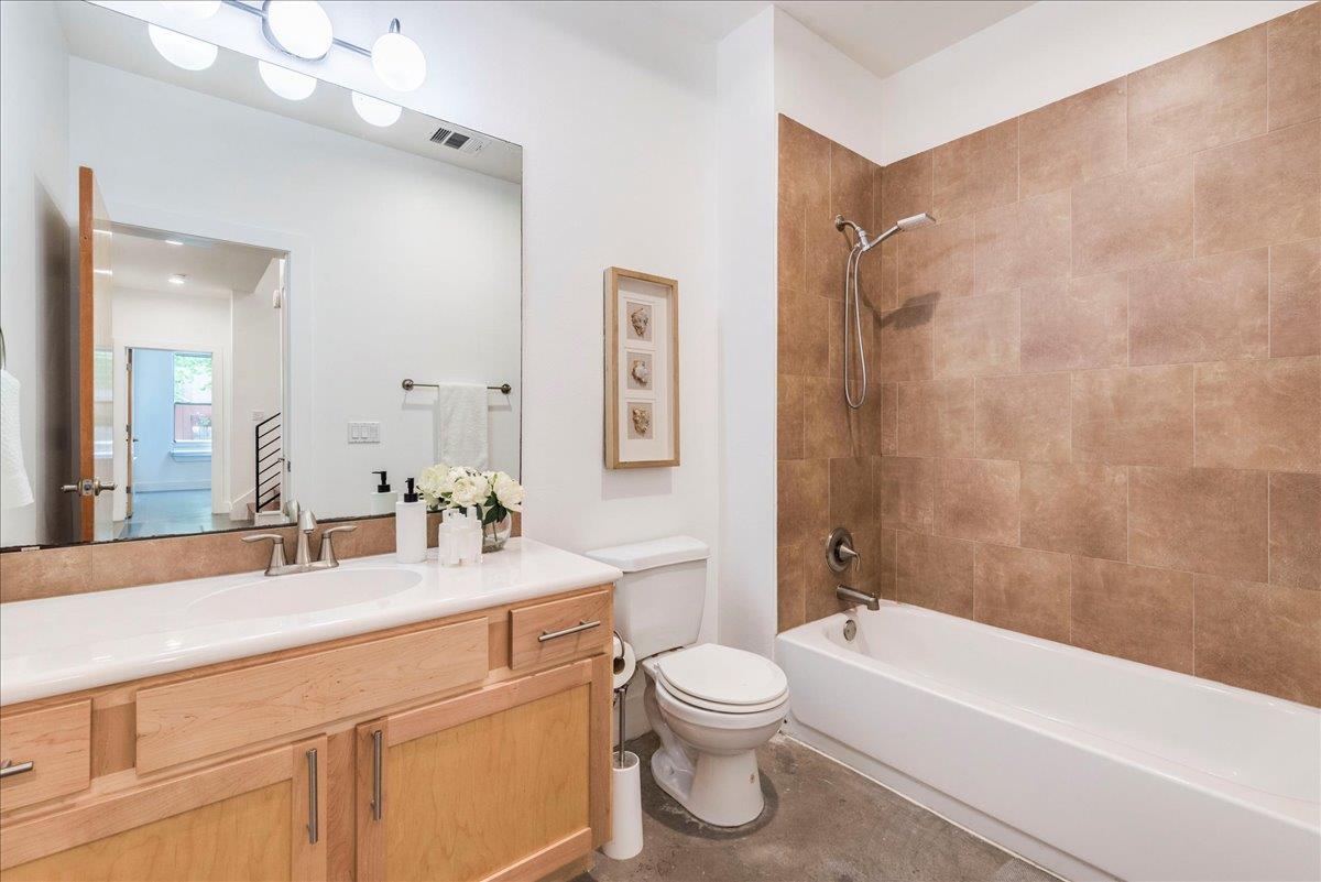 2608 E 6th St # 6, Austin, TX 78702
