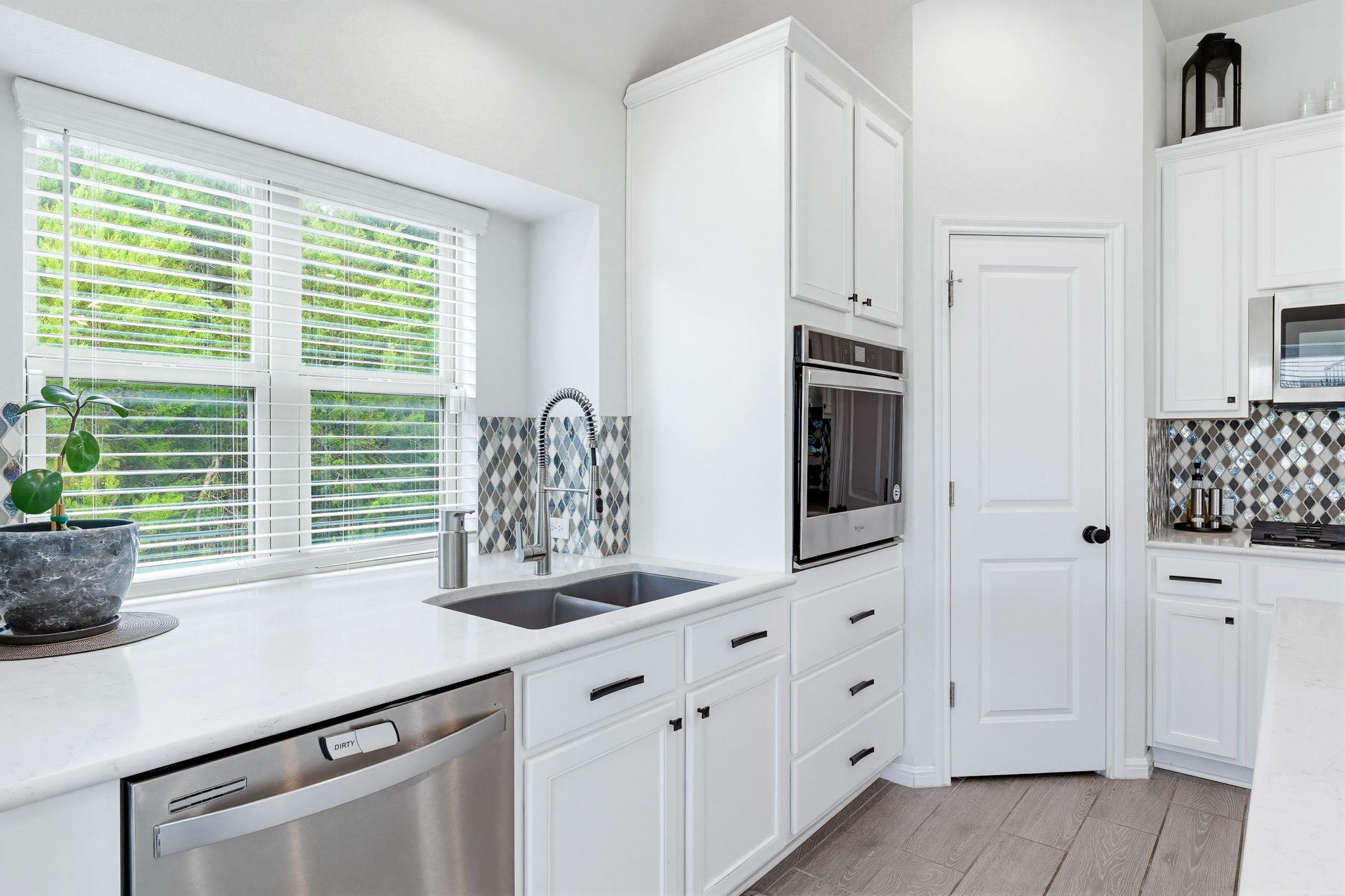 848 Mediterranean Dr, Leander, TX 78641