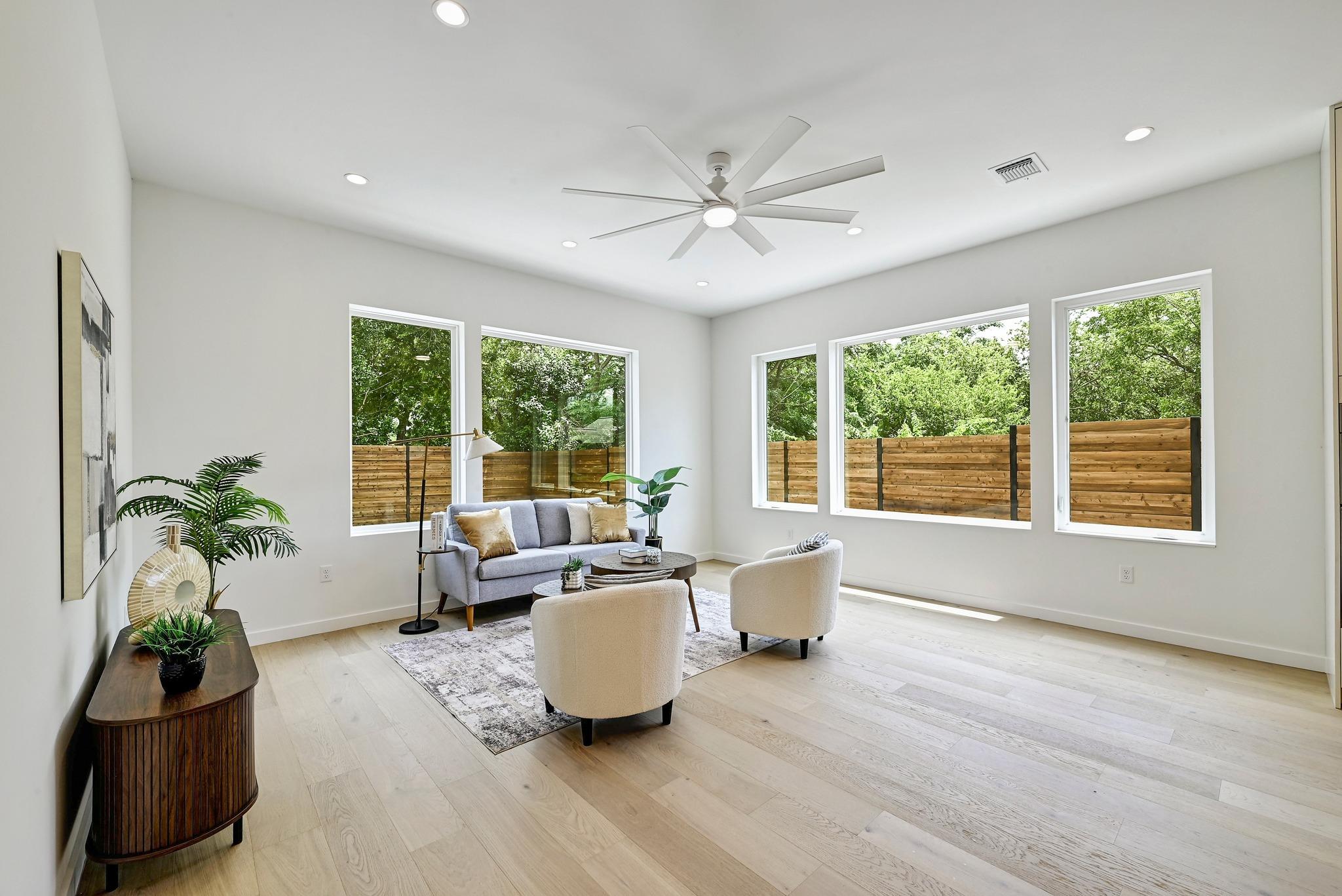 932 E 53rd St, Austin, TX 78751