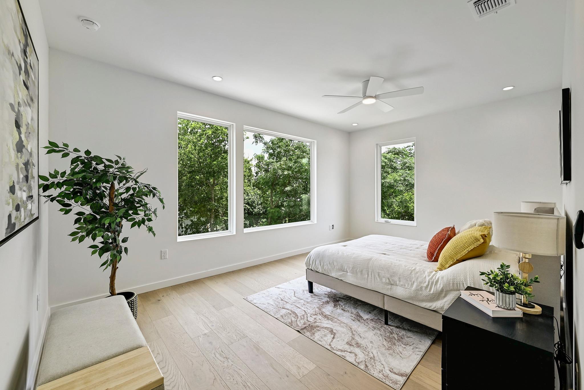 932 E 53rd St, Austin, TX 78751