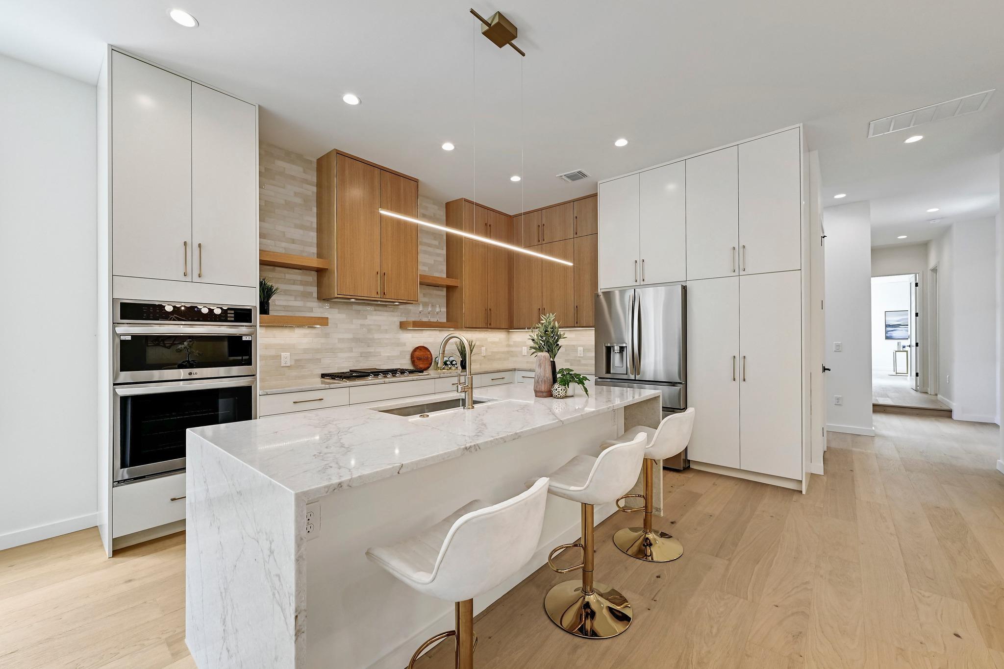 932 E 53rd St, Austin, TX 78751