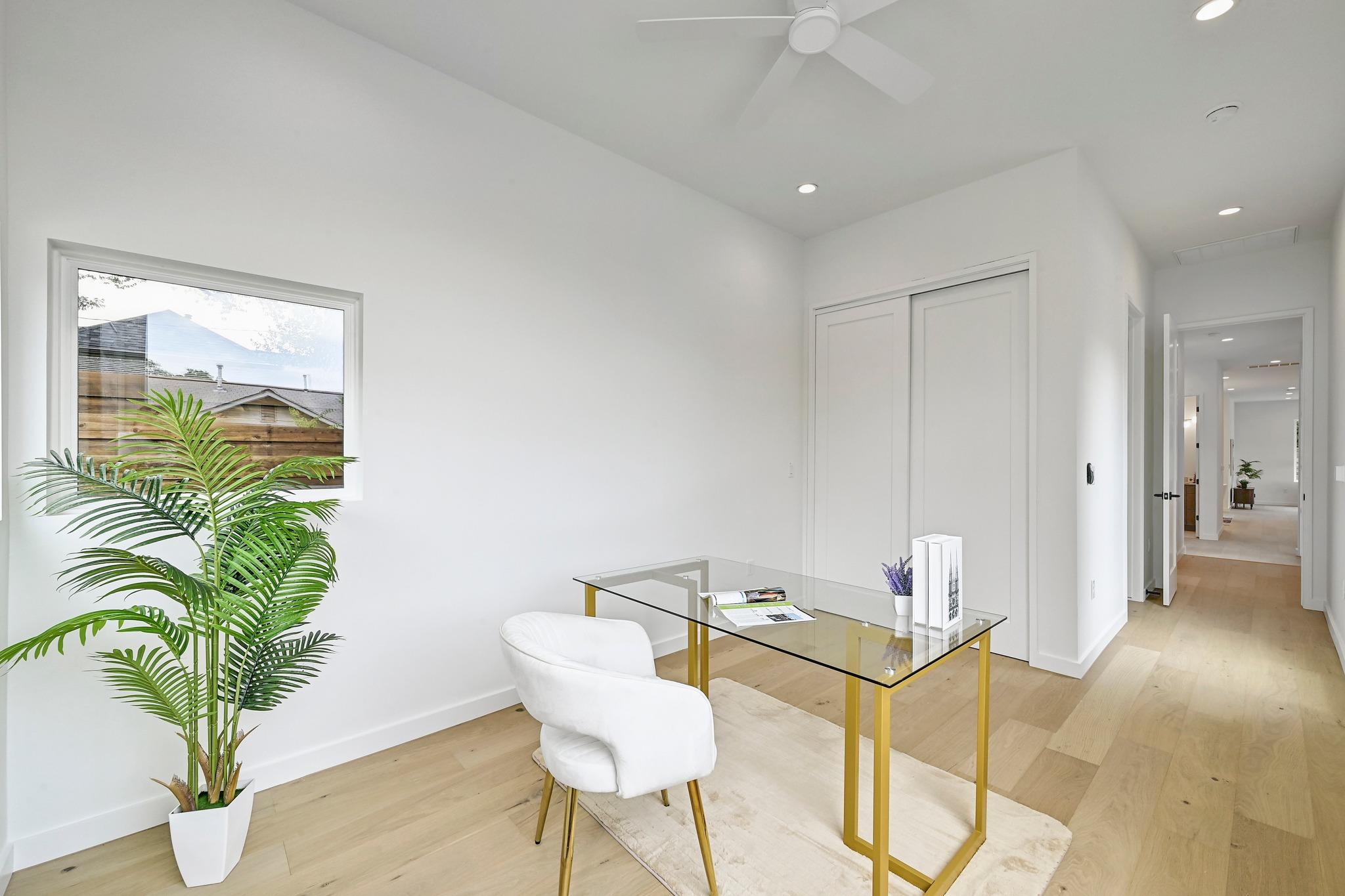 932 E 53rd St, Austin, TX 78751