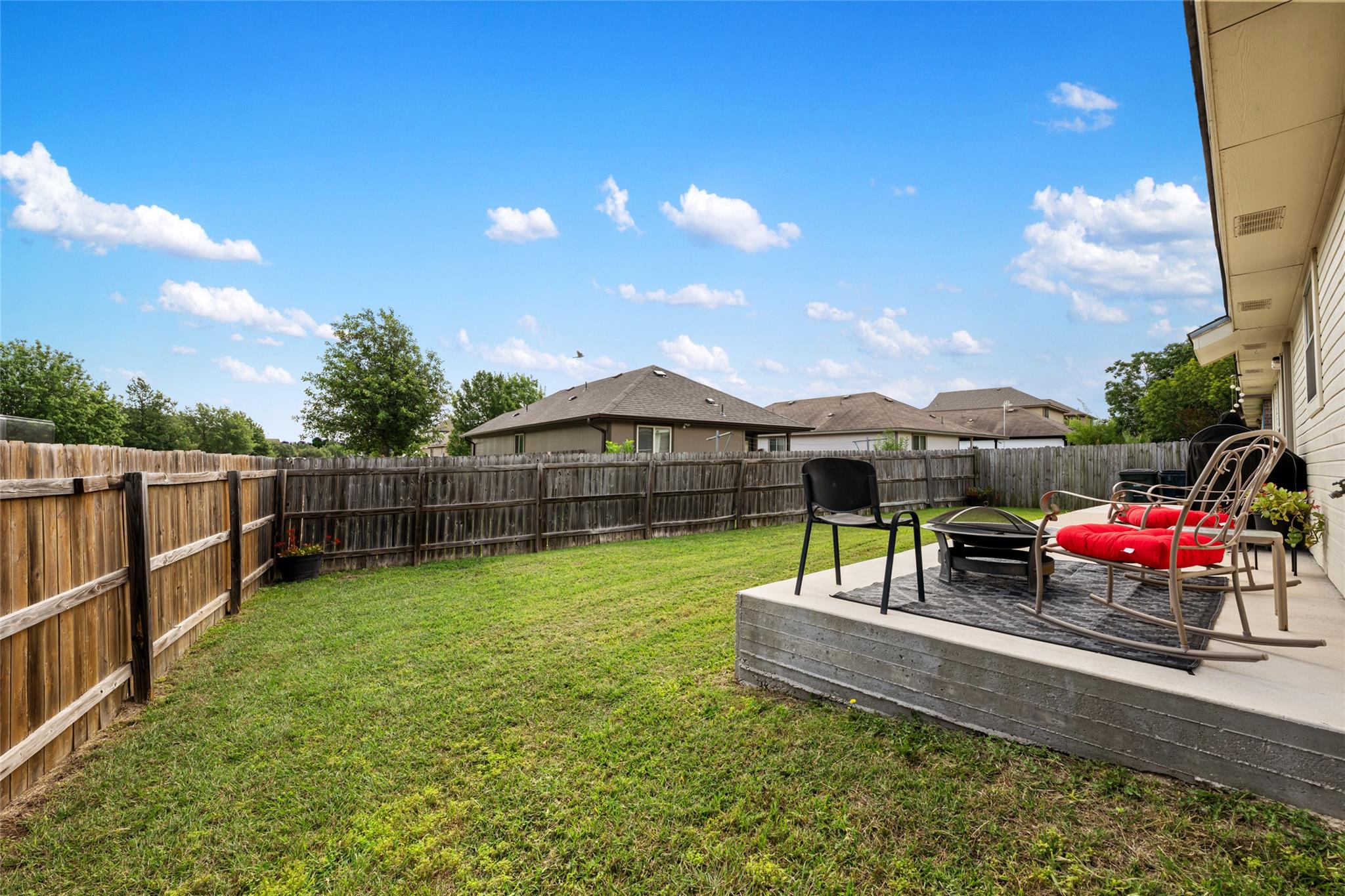 144 Calcite Ln, Jarrell, TX 76537