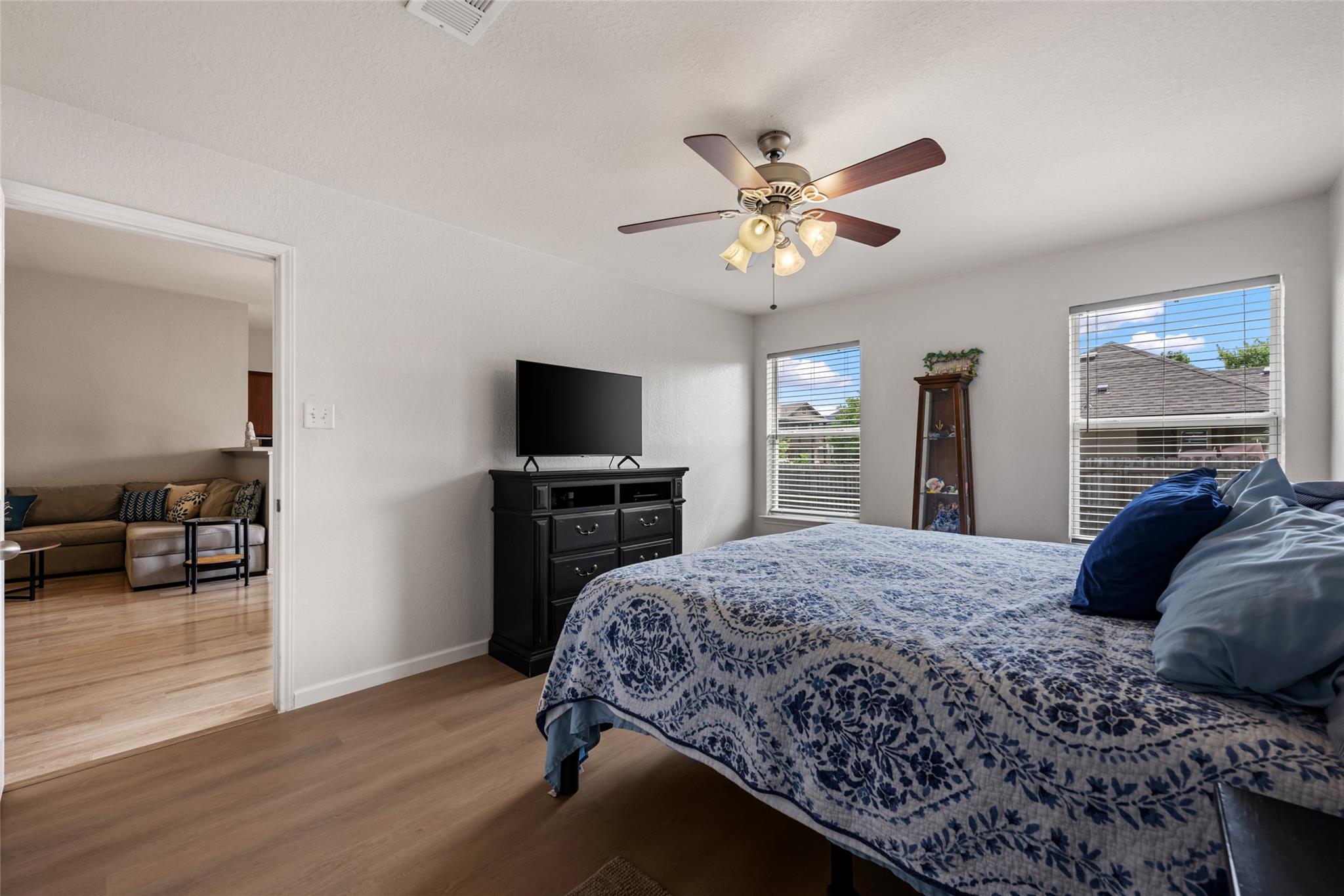 144 Calcite Ln, Jarrell, TX 76537