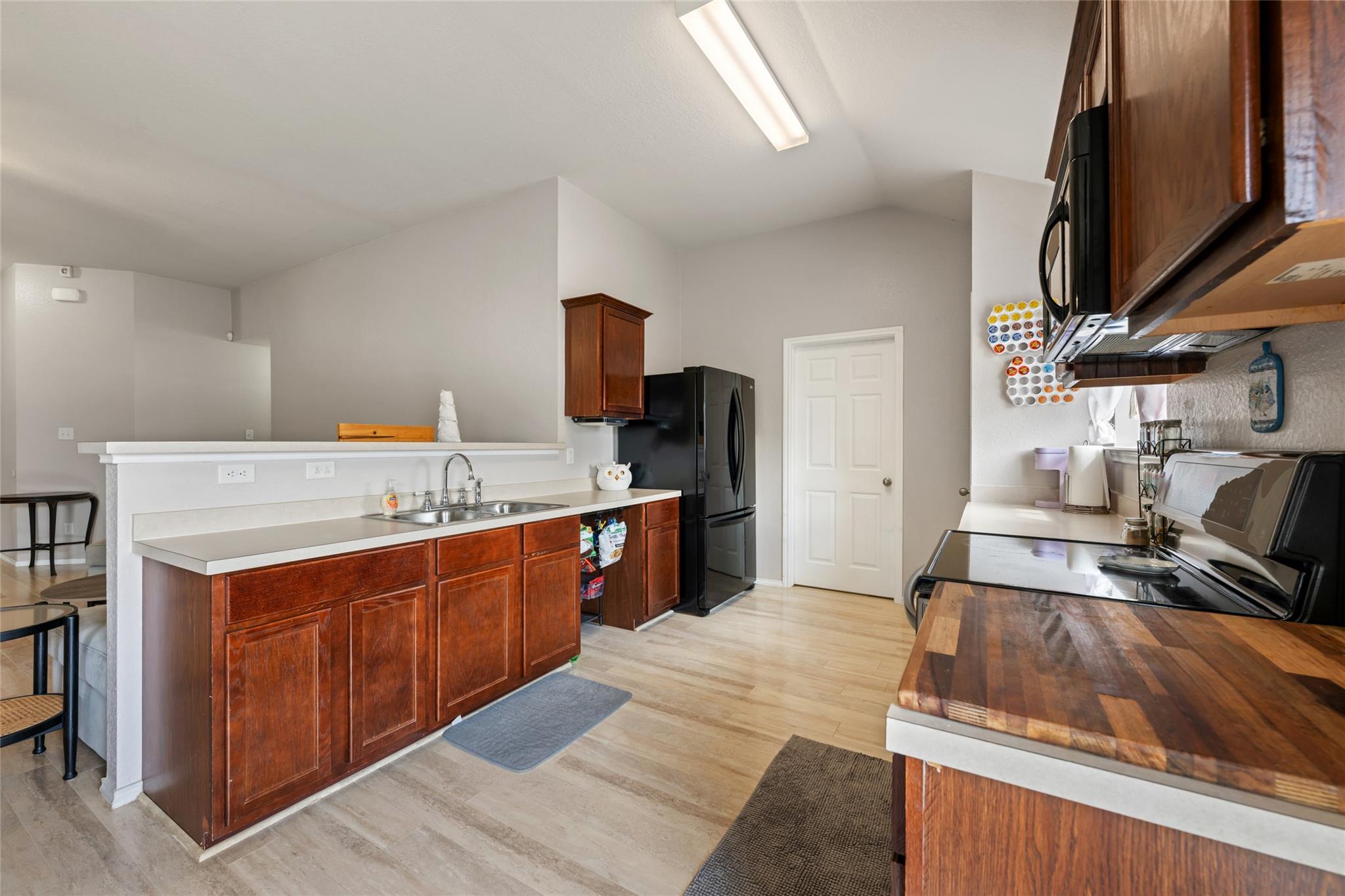 144 Calcite Ln, Jarrell, TX 76537
