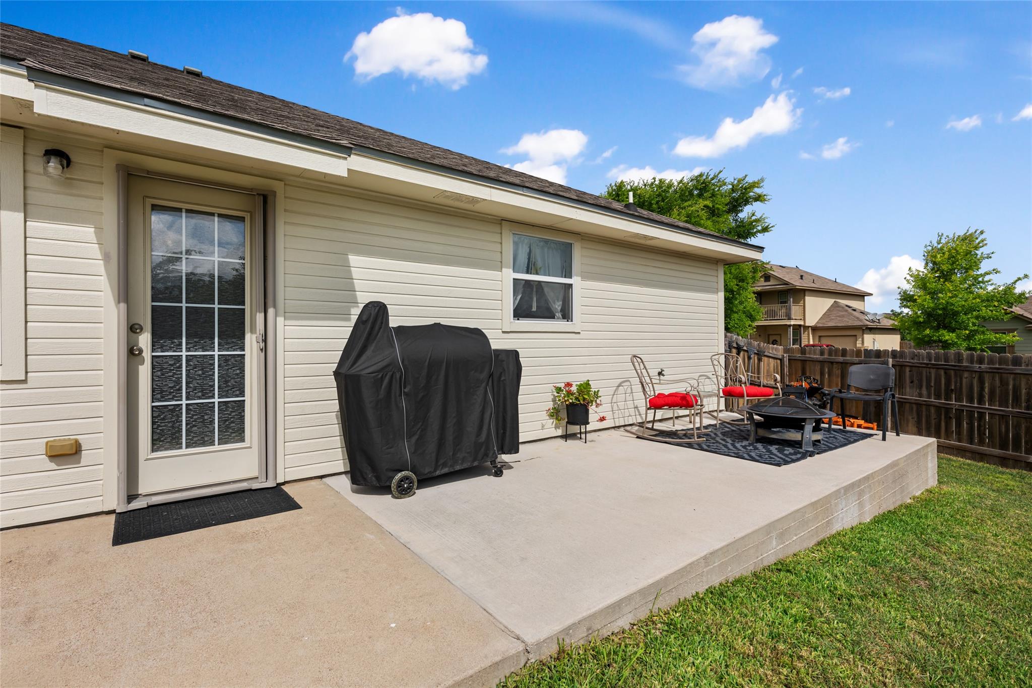 144 Calcite Ln, Jarrell, TX 76537